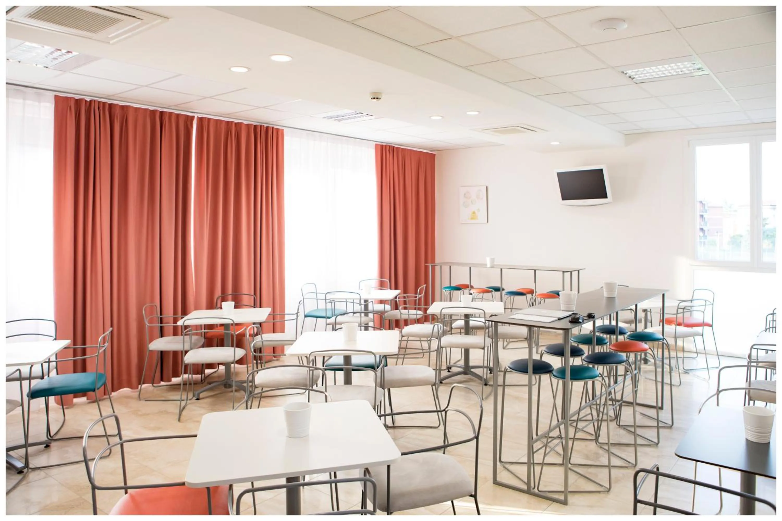 Restaurant/places to eat in Santa Teresa House