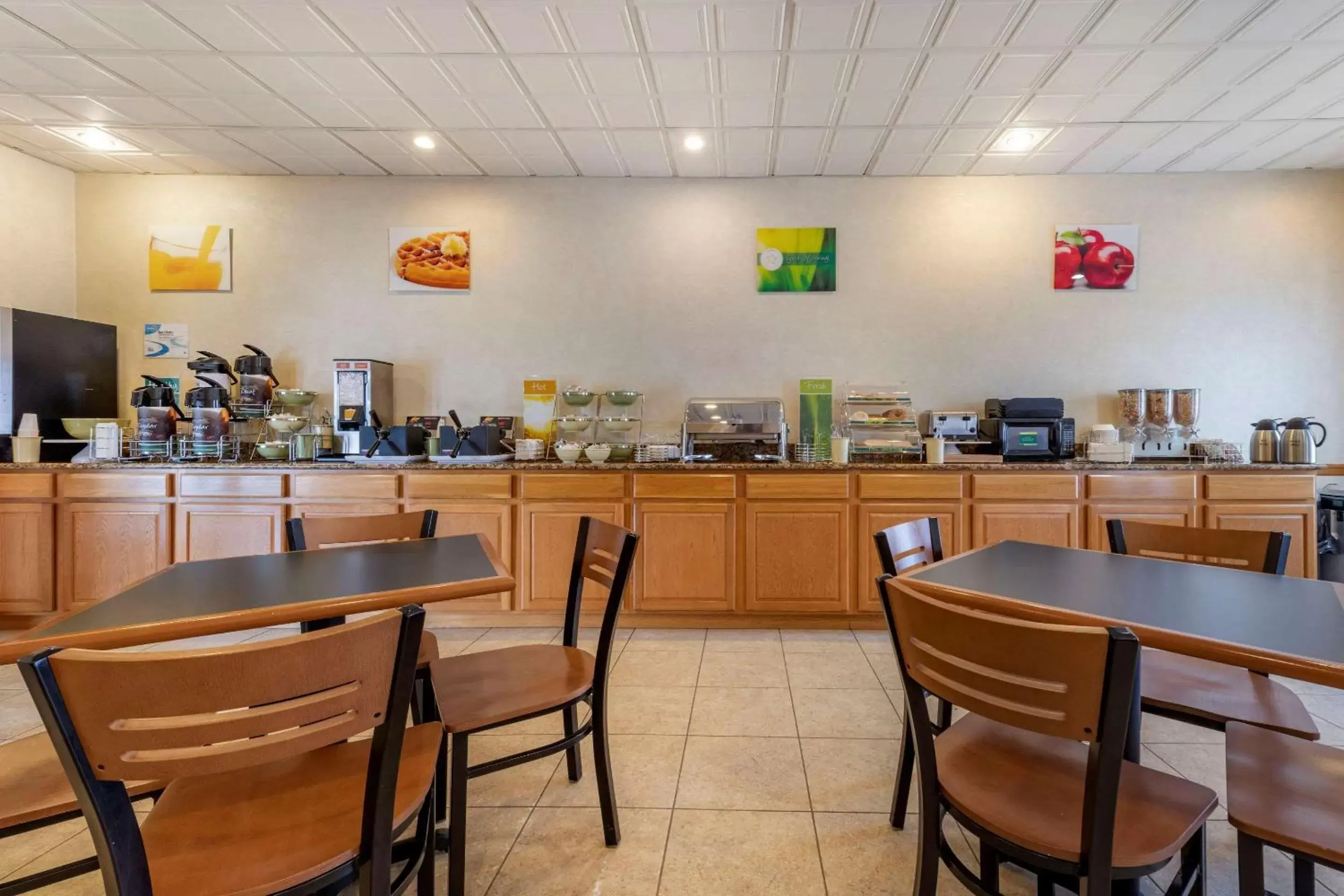 Restaurant/Places to Eat in Quality Inn Selinsgrove