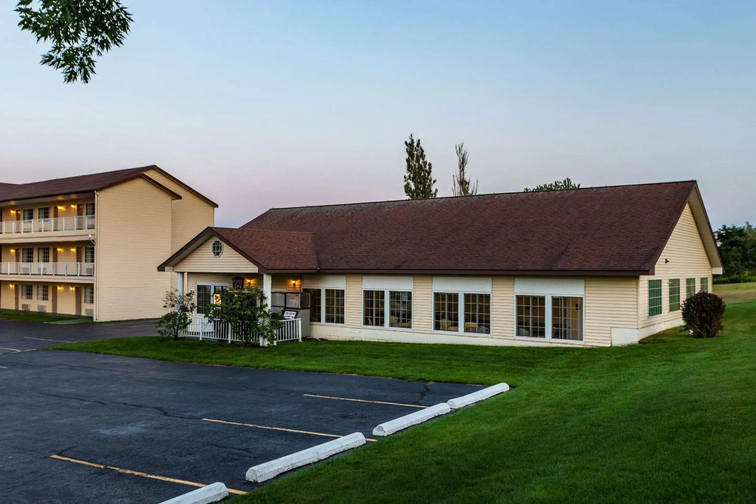 Other, Property Building in Quality Inn Lakefront Saint Ignace
