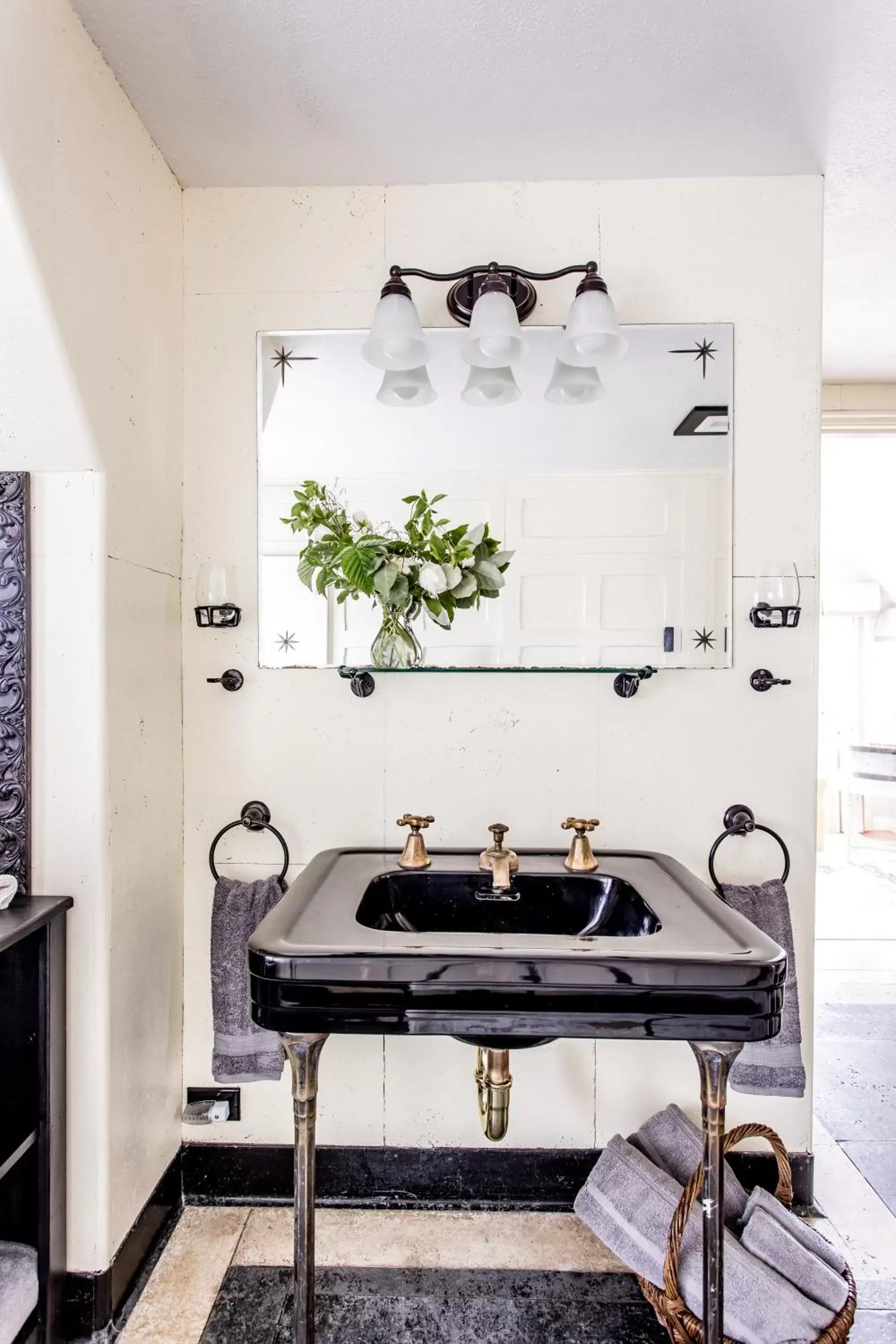 Bathroom, Kitchen/Kitchenette in Hummingbird Estate