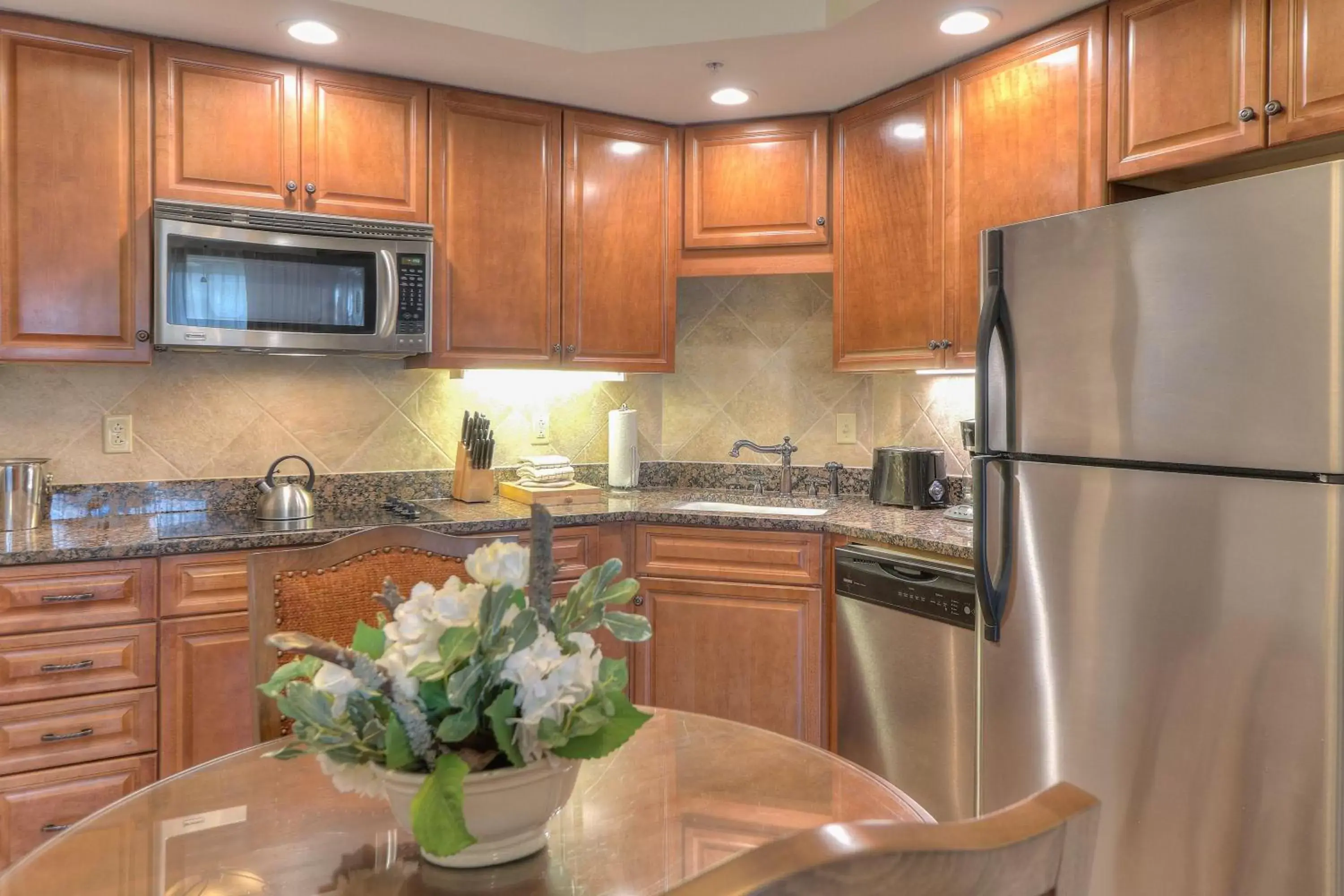 Kitchen/Kitchenette in RiverStone Resort & Spa