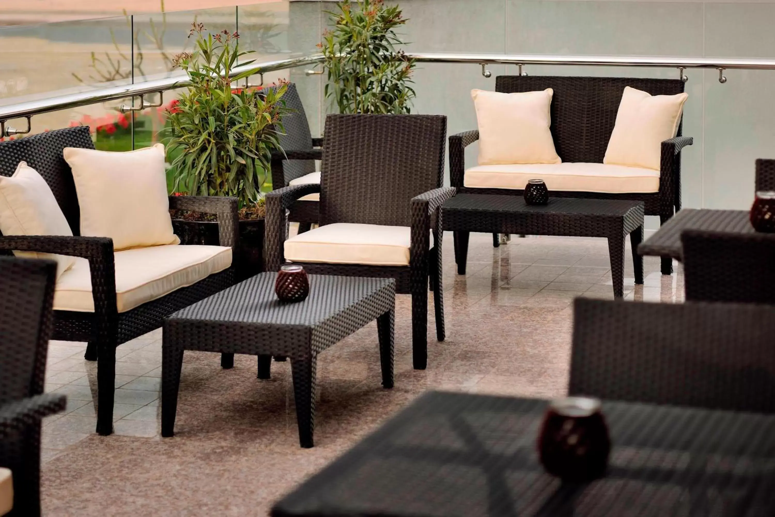 Restaurant/places to eat, Seating Area in Residence Inn by Marriott Kuwait City