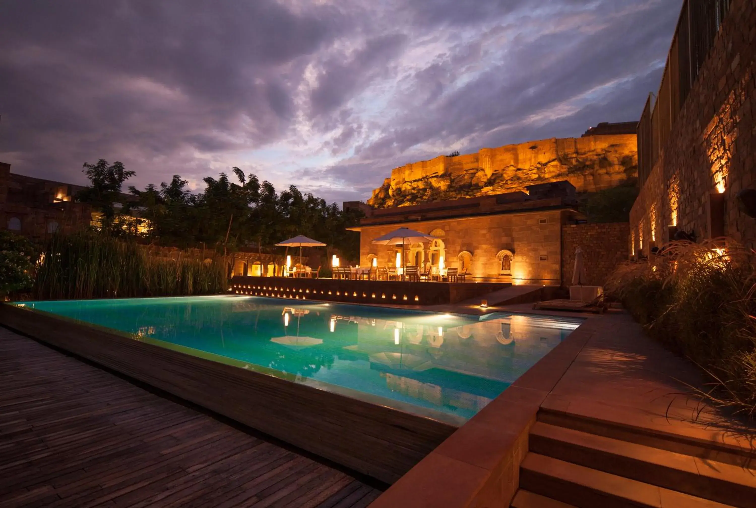 Swimming Pool in Hotel Raas