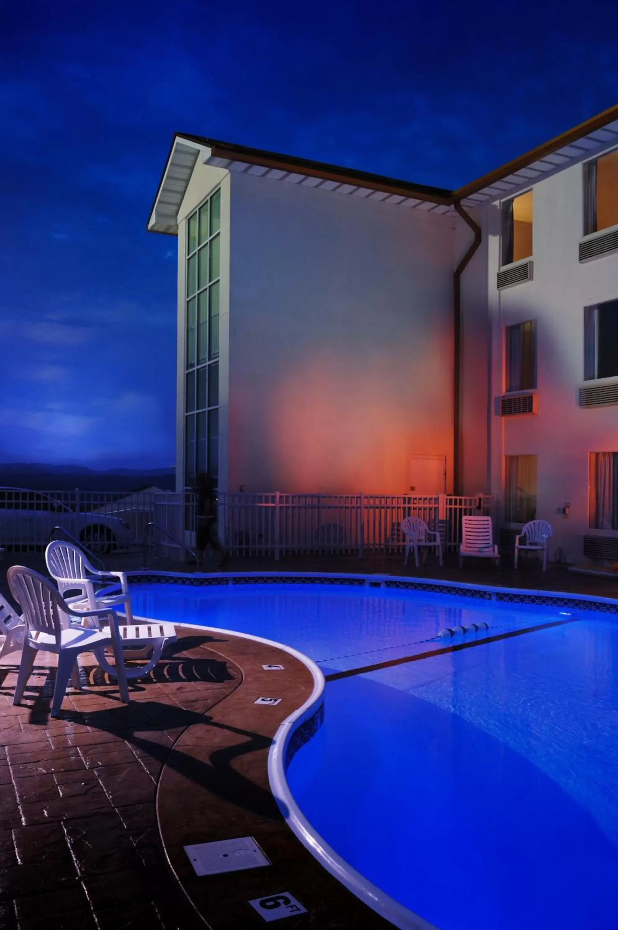 Facade/entrance, Swimming Pool in Savannah House Hotel