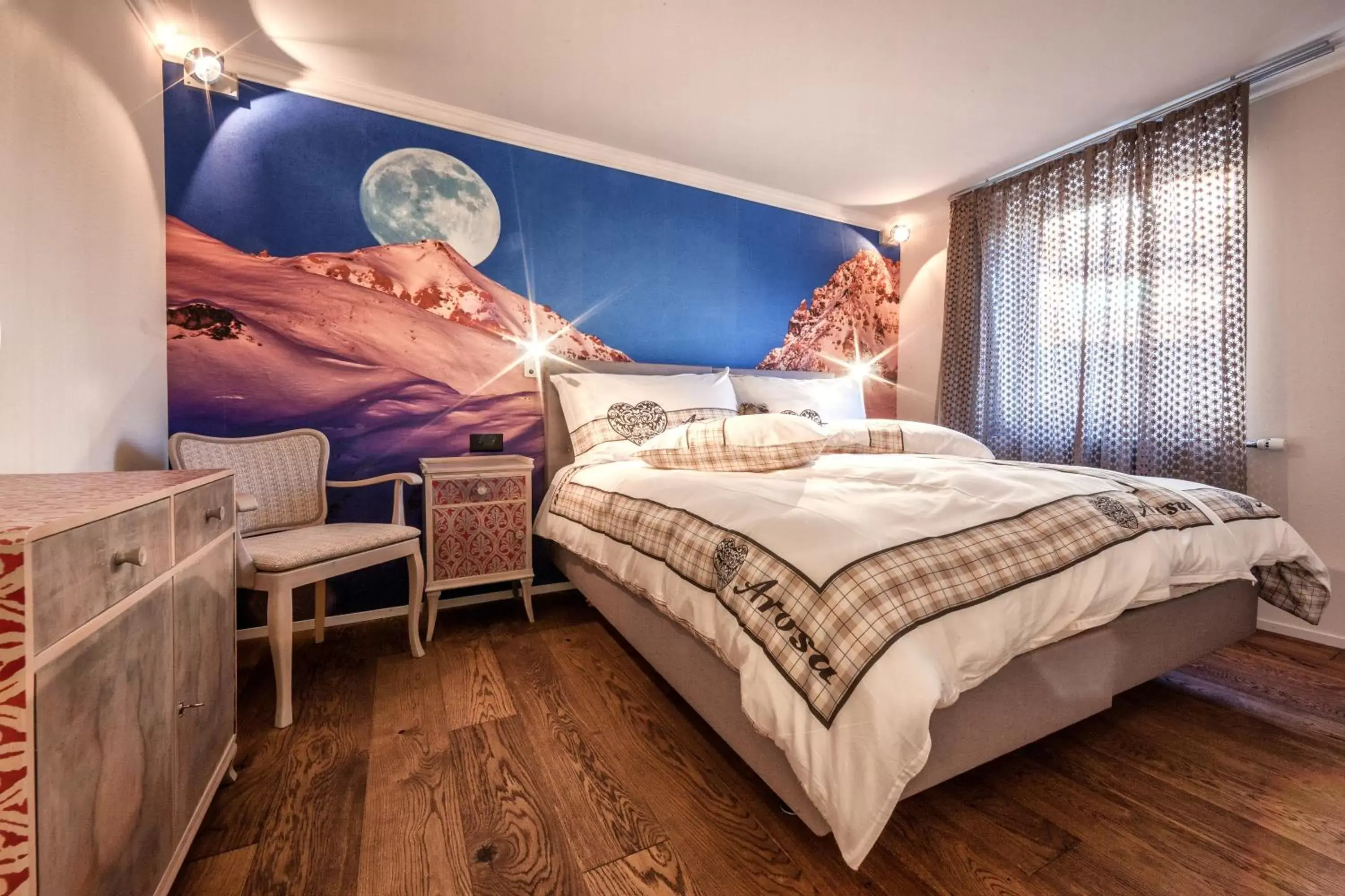 Photo of the whole room, Bed in Home Hotel Arosa