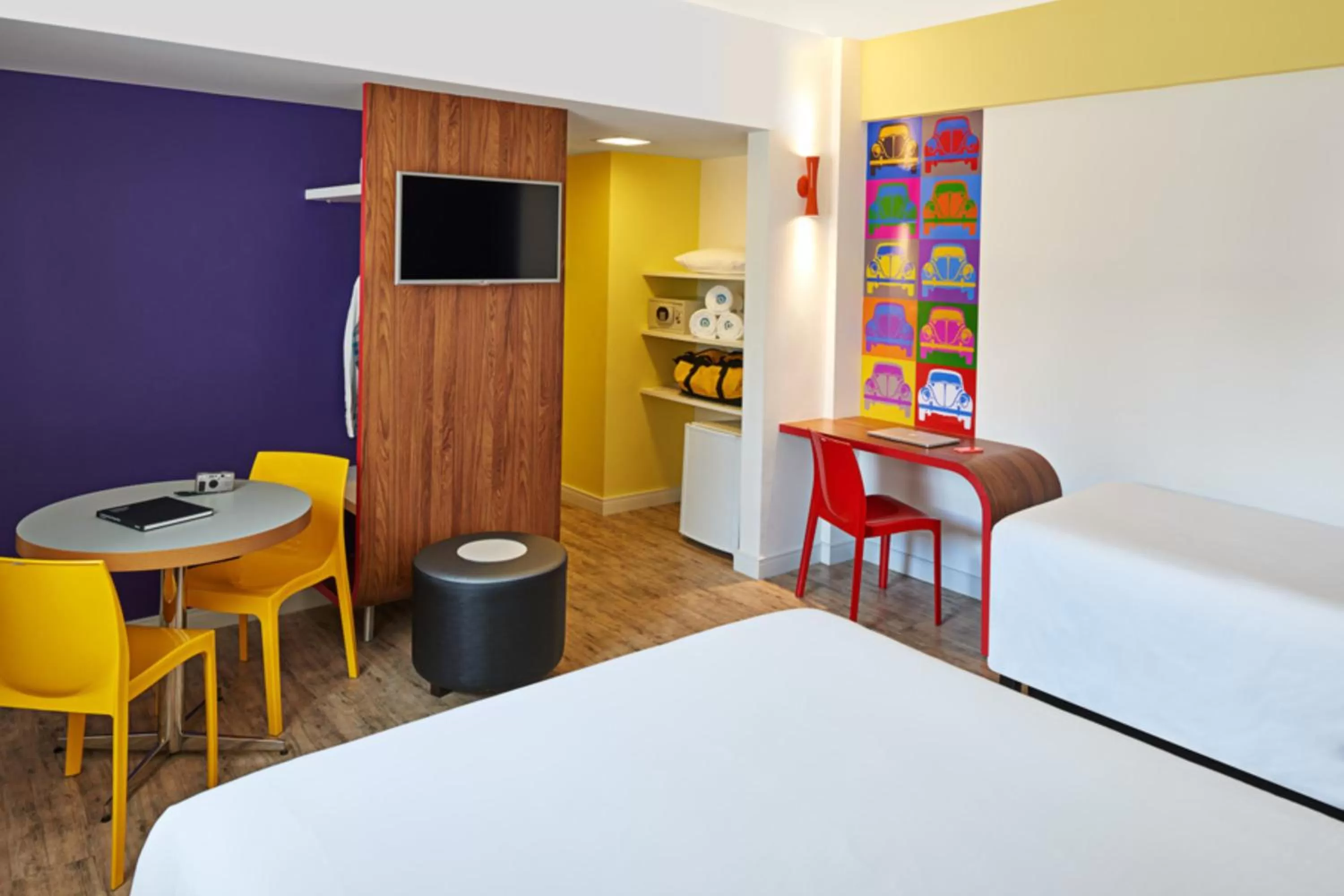 Bedroom, Bed in Ibis Styles Balneário Camboriú - 1 Quadra do Mar