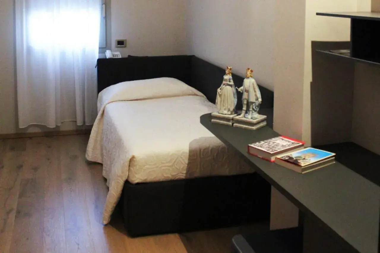 Bed in Hotel Ristorante La Rosina