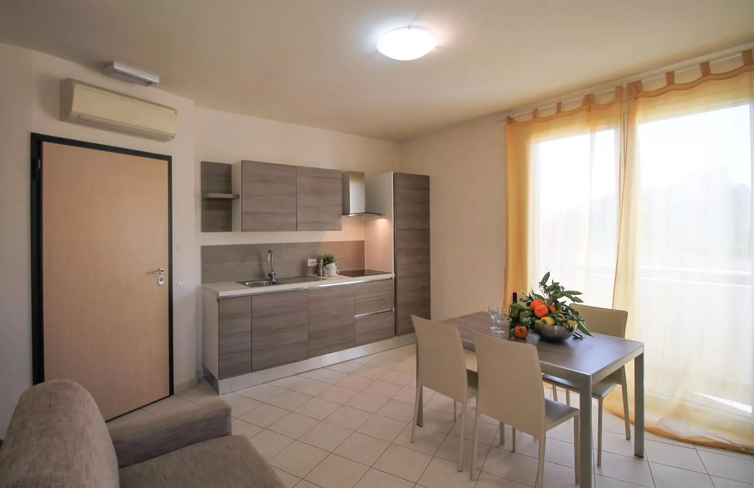 Dining area, Kitchen/Kitchenette in Residence Felice