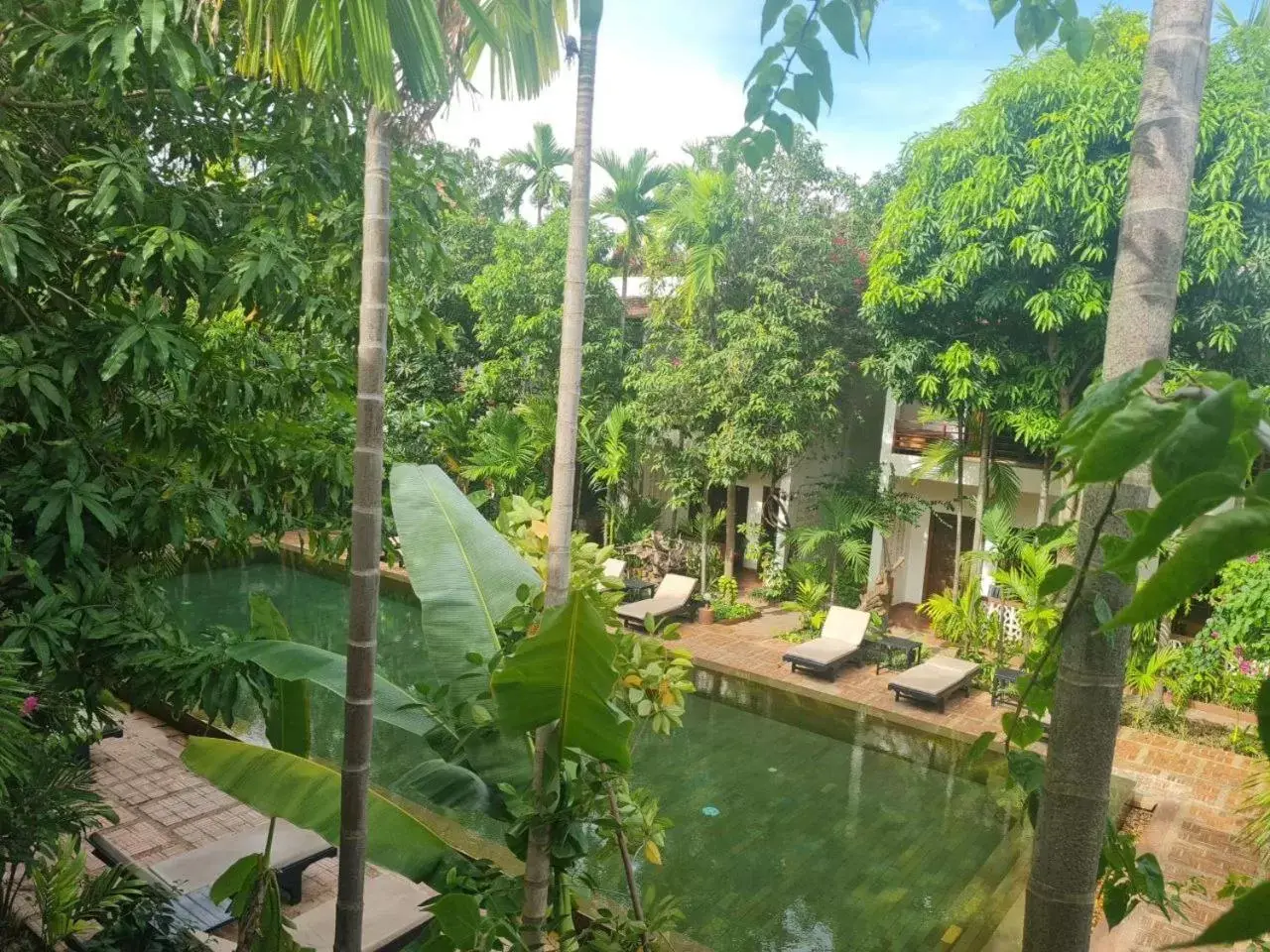 Swimming pool in La Niche D'angkor Boutique Hotel