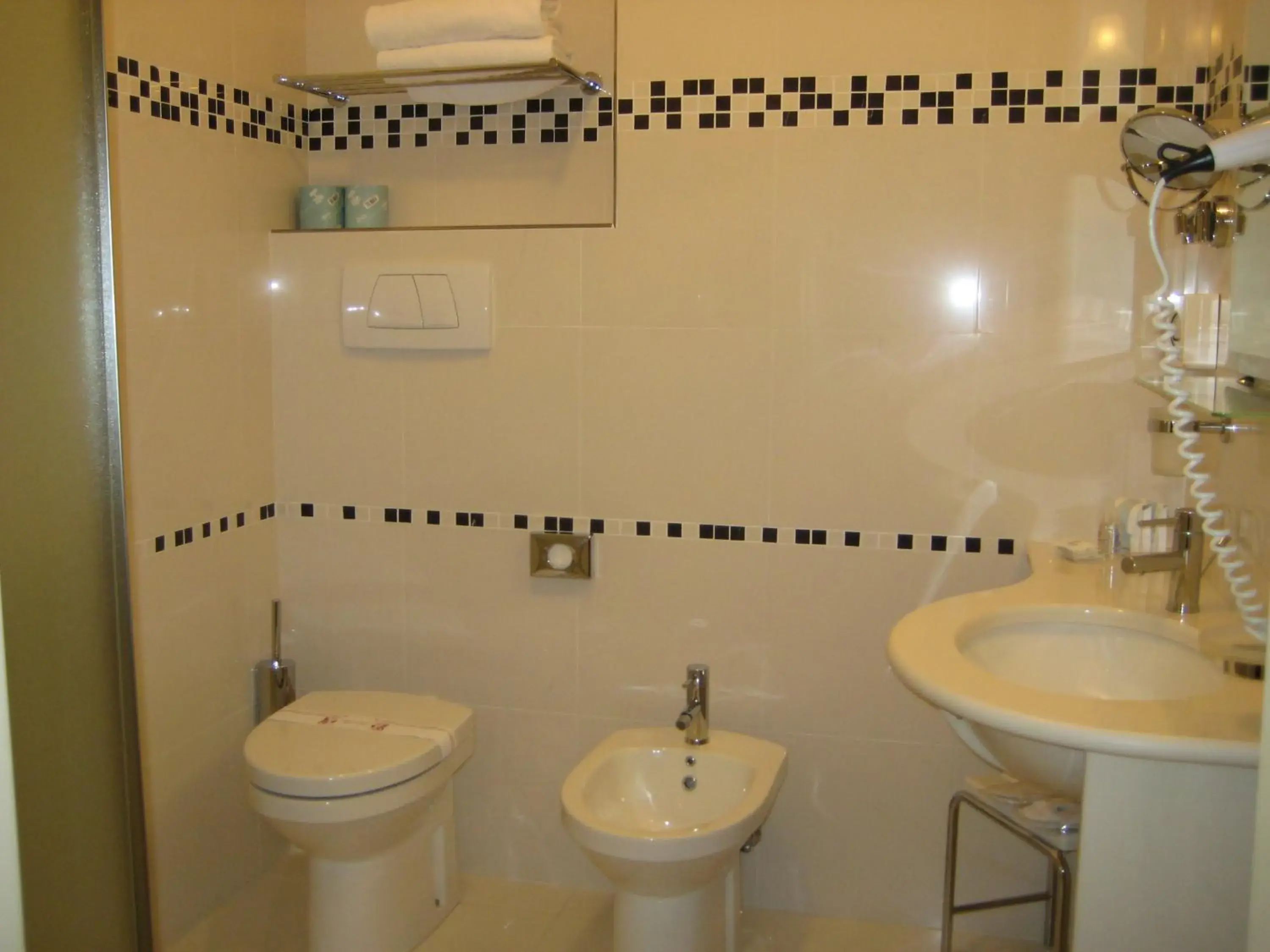 Toilet, Bathroom in Zanhotel Centergross