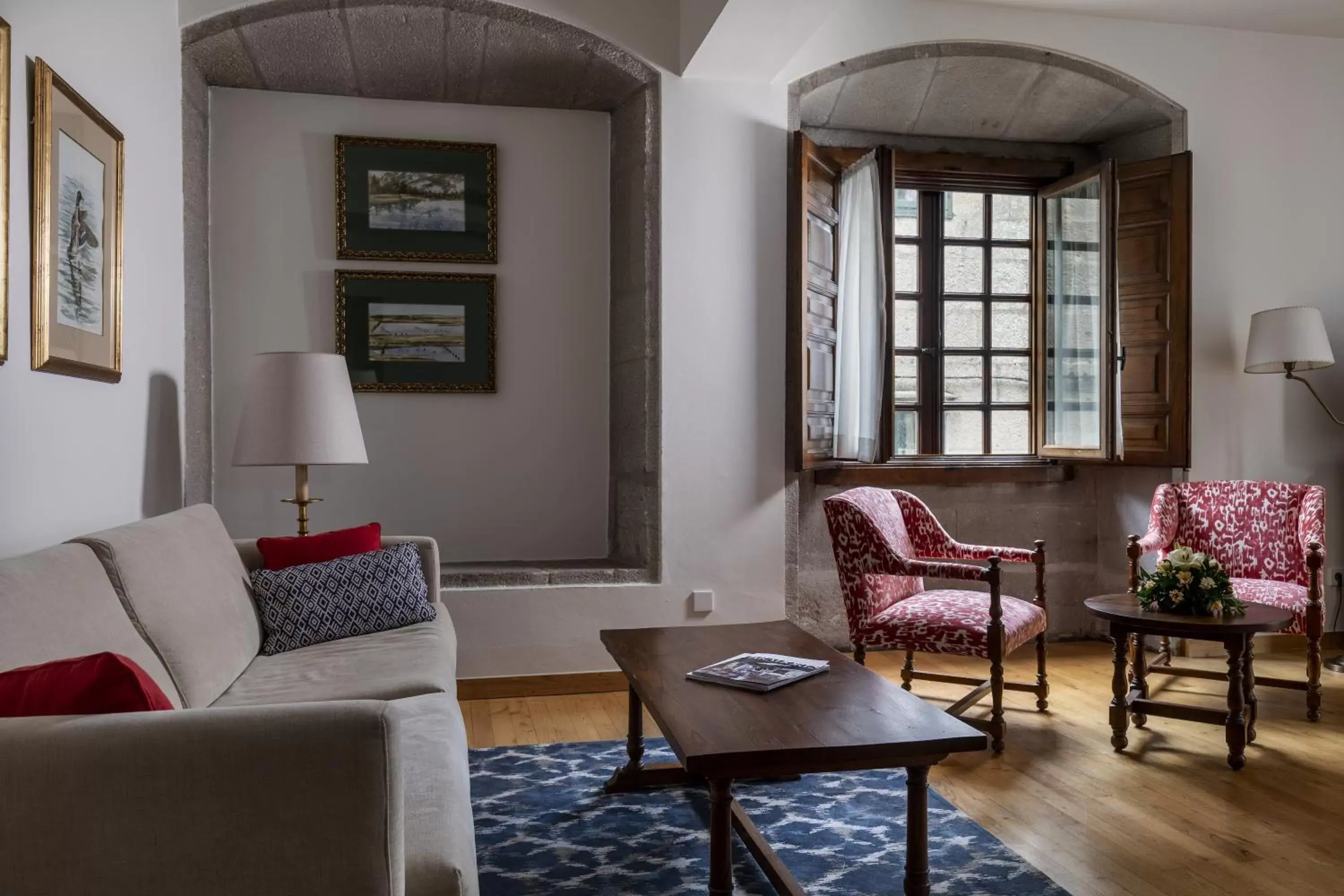 Bedroom, Seating Area in Parador de Pontevedra