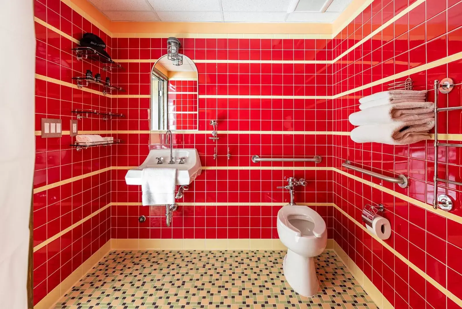 Bathroom in Pelican Hotel