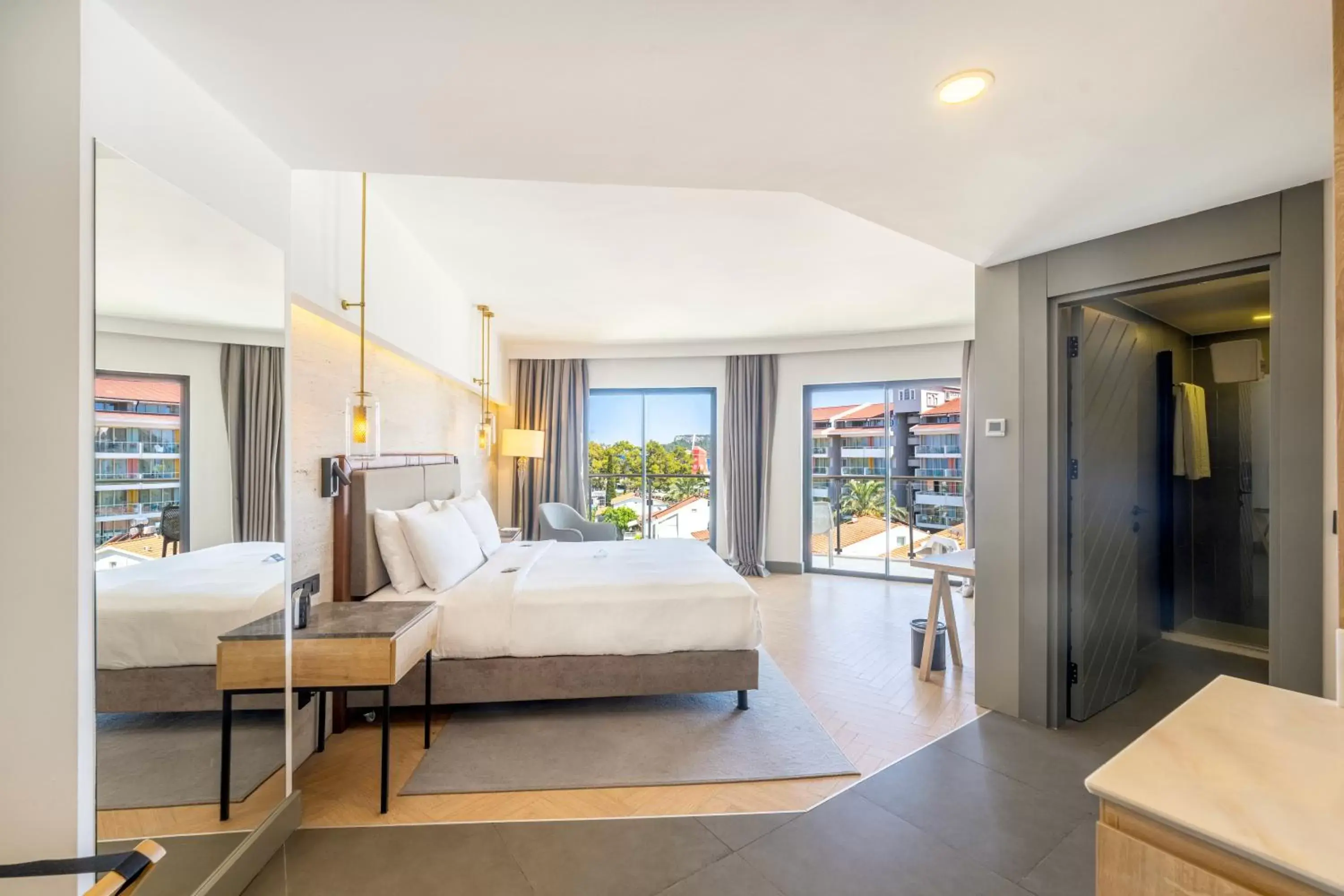 Bedroom in DoubleTree By Hilton Antalya-Kemer