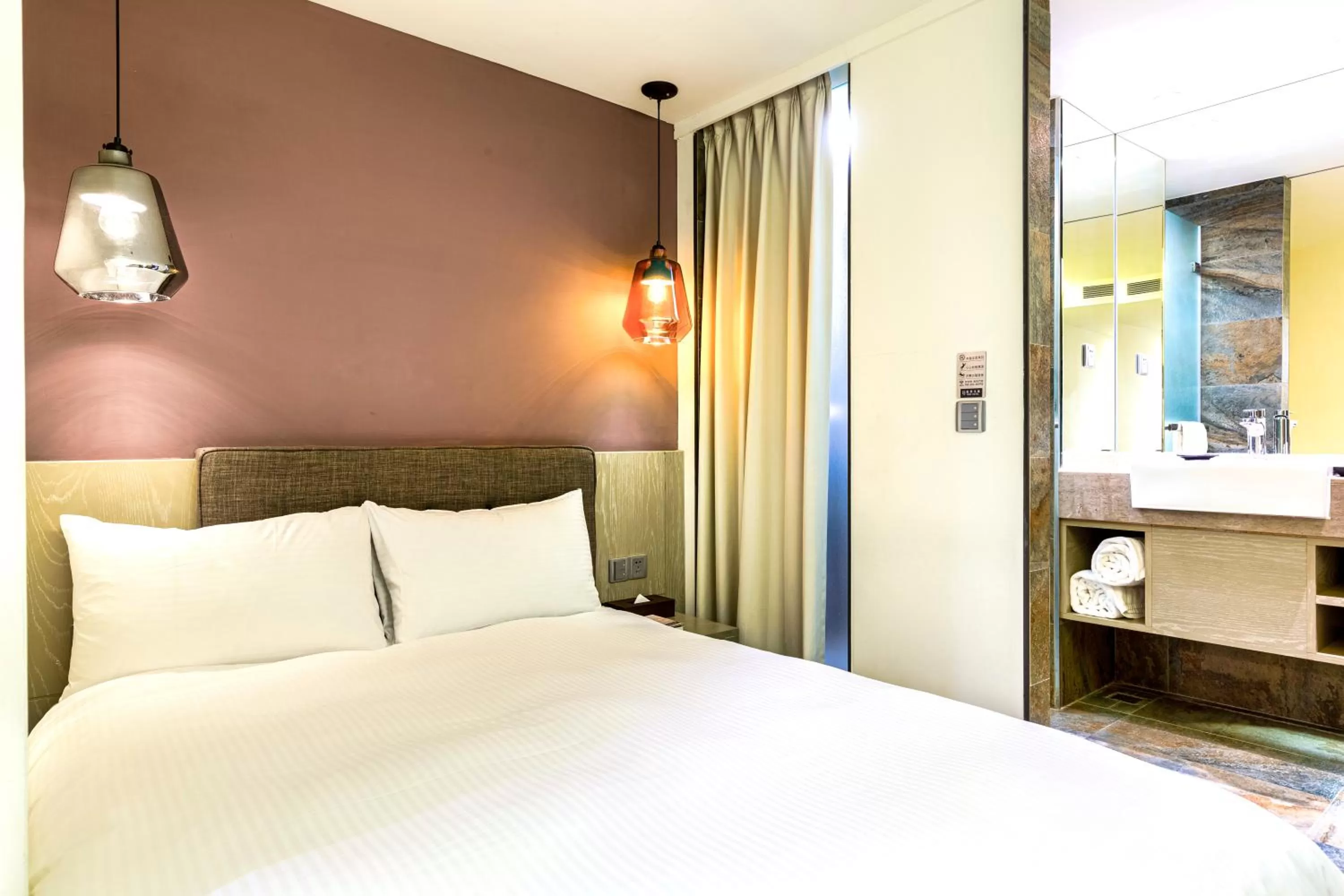 Standard Double Room - No Window in Hub Hotel Kaohsiung Yawan Branch