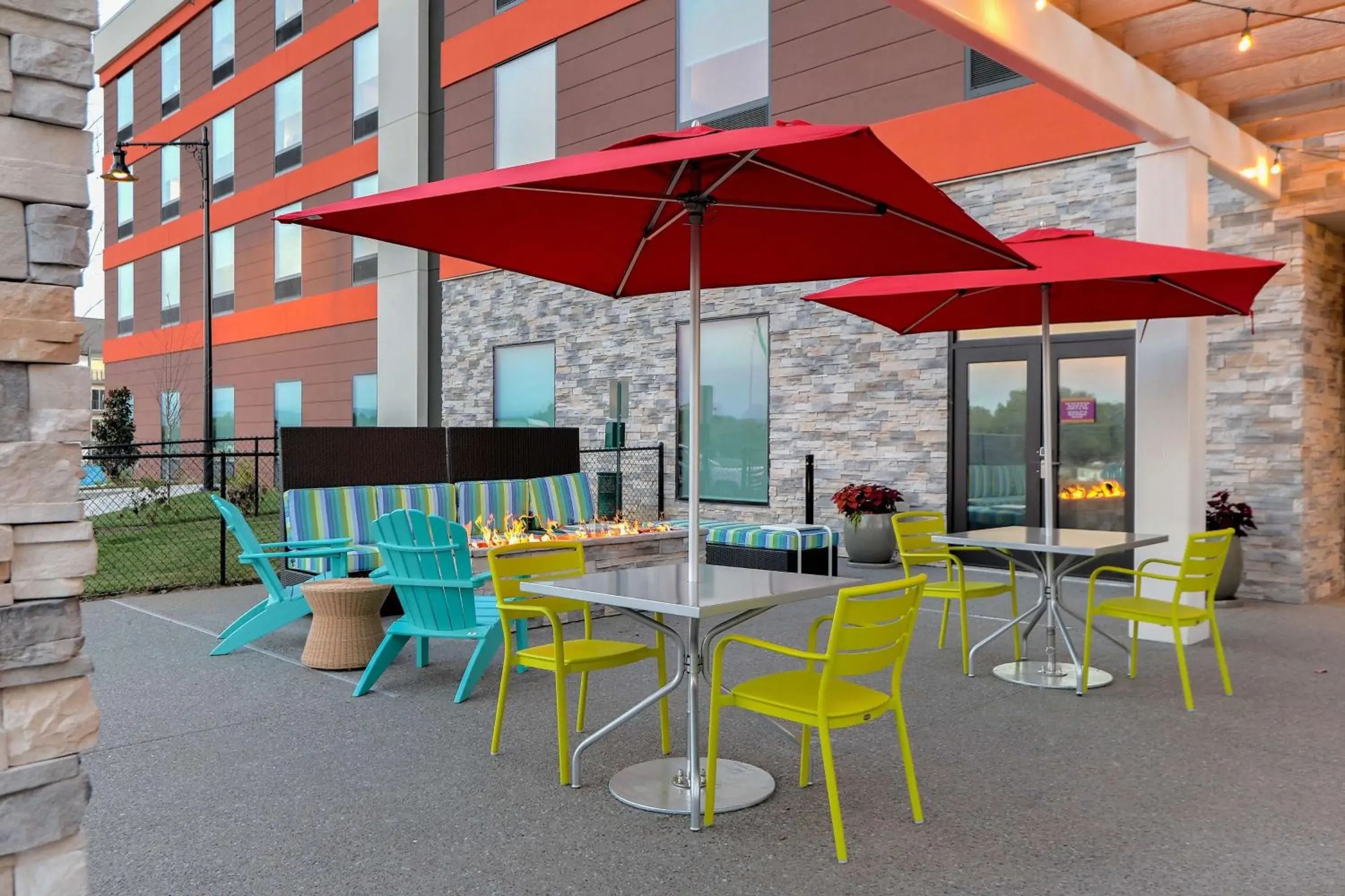 Patio, Restaurant/Places to Eat in Home2 Suites By Hilton Alcoa Knoxville Airport