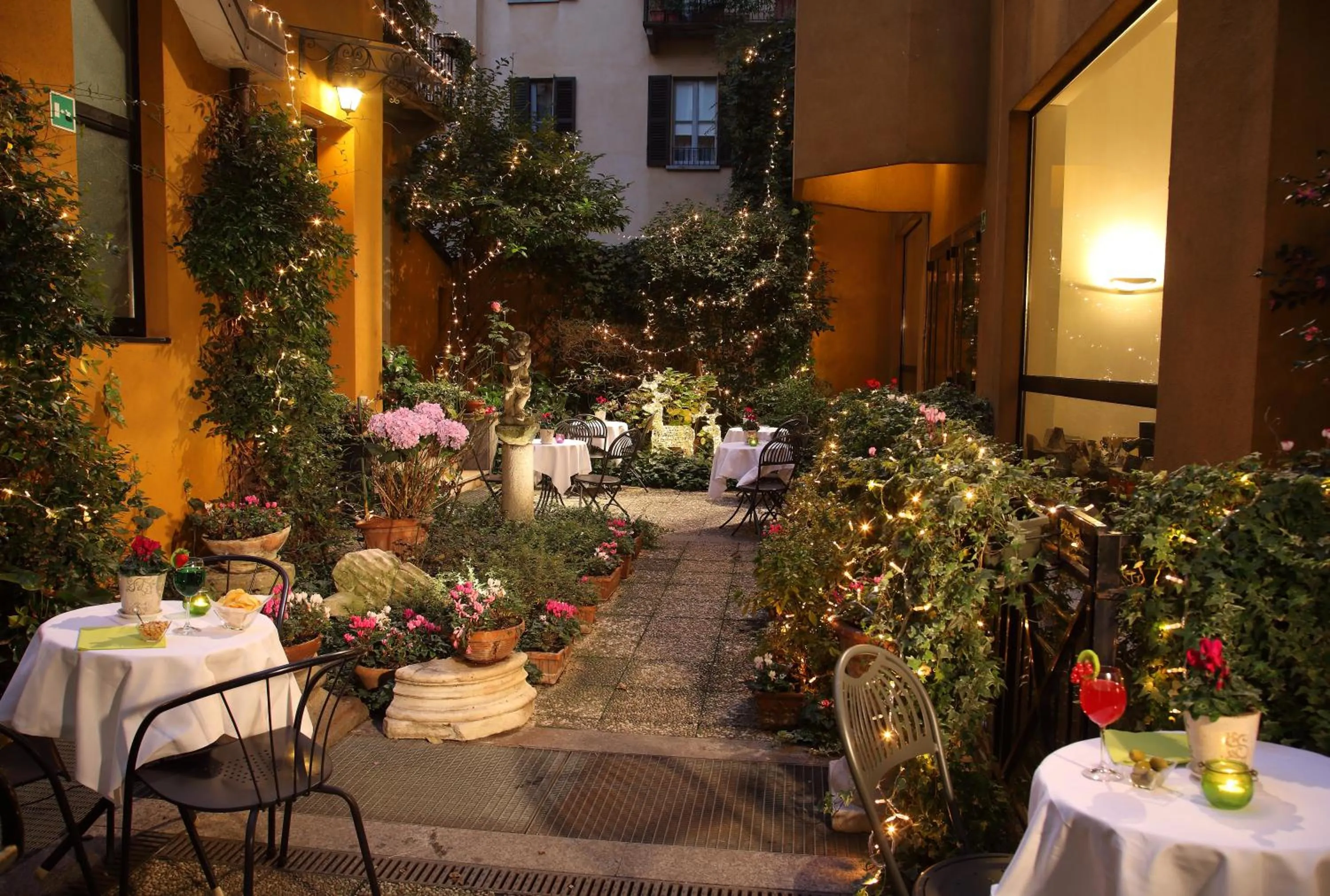 Garden in Hotel Sanpi Milano