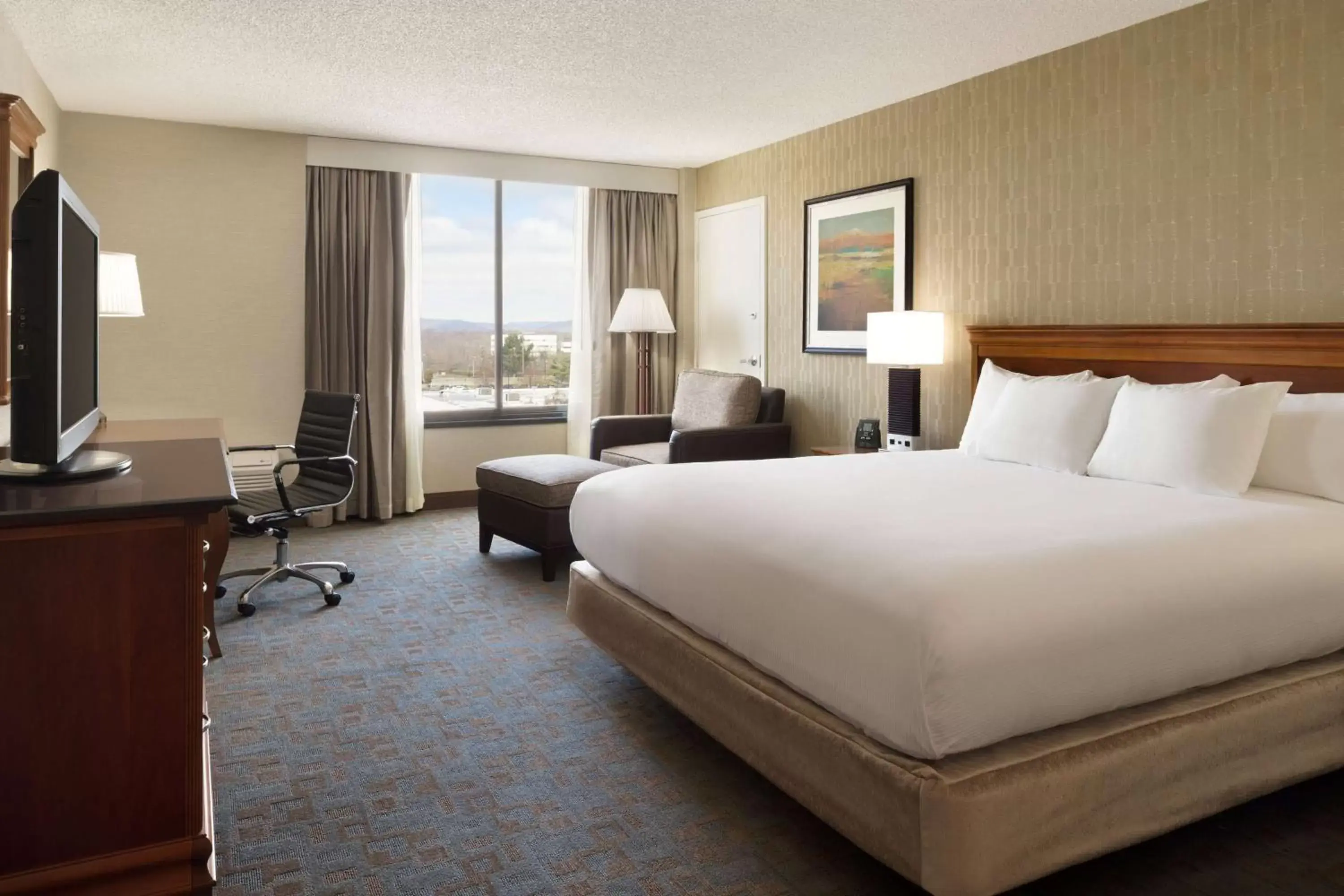 Bedroom in DoubleTree by Hilton Hotel & Executive Meeting Center Somerset