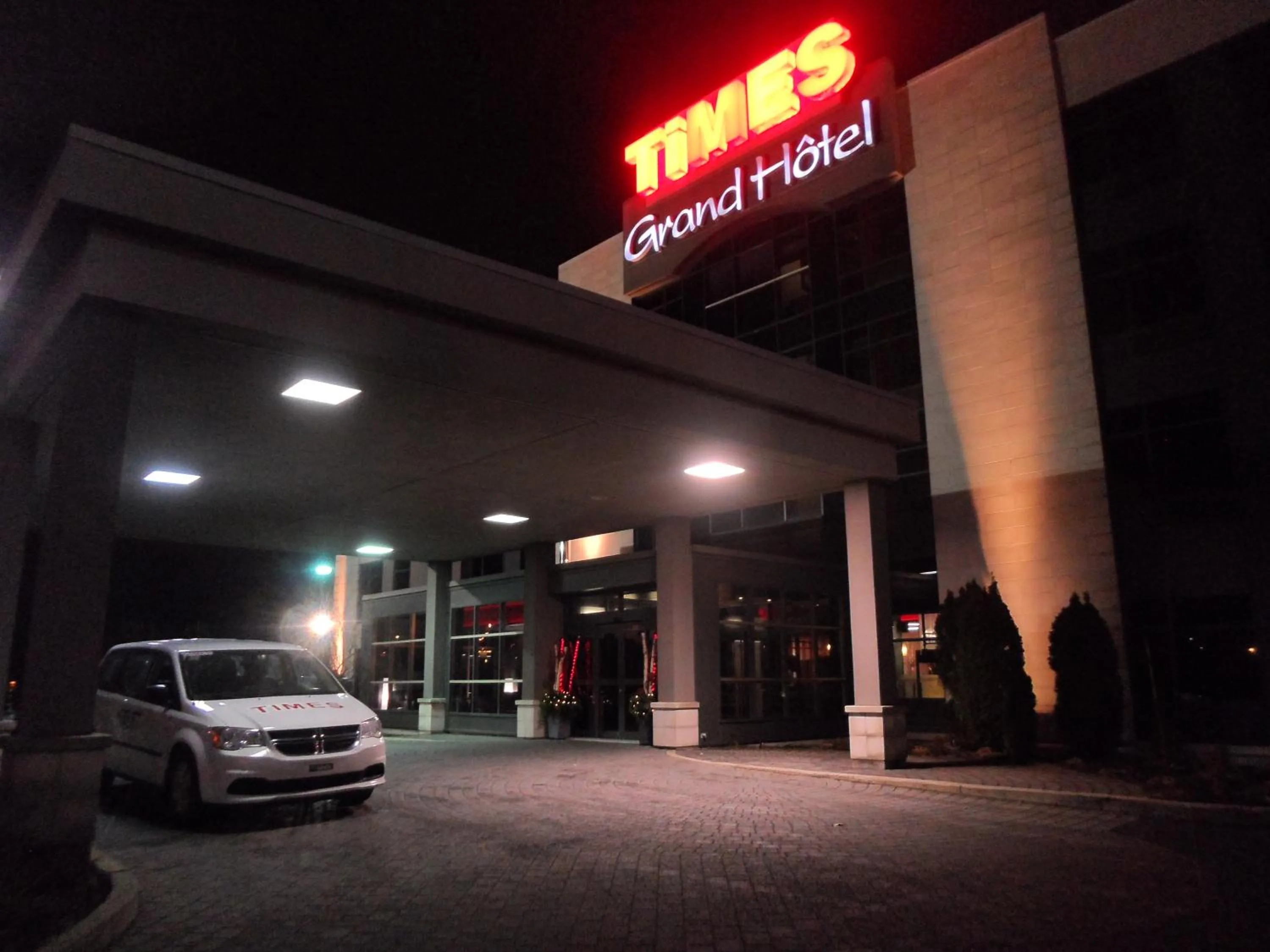 Facade/entrance in Grand Times Hotel – Aeroport de Quebec