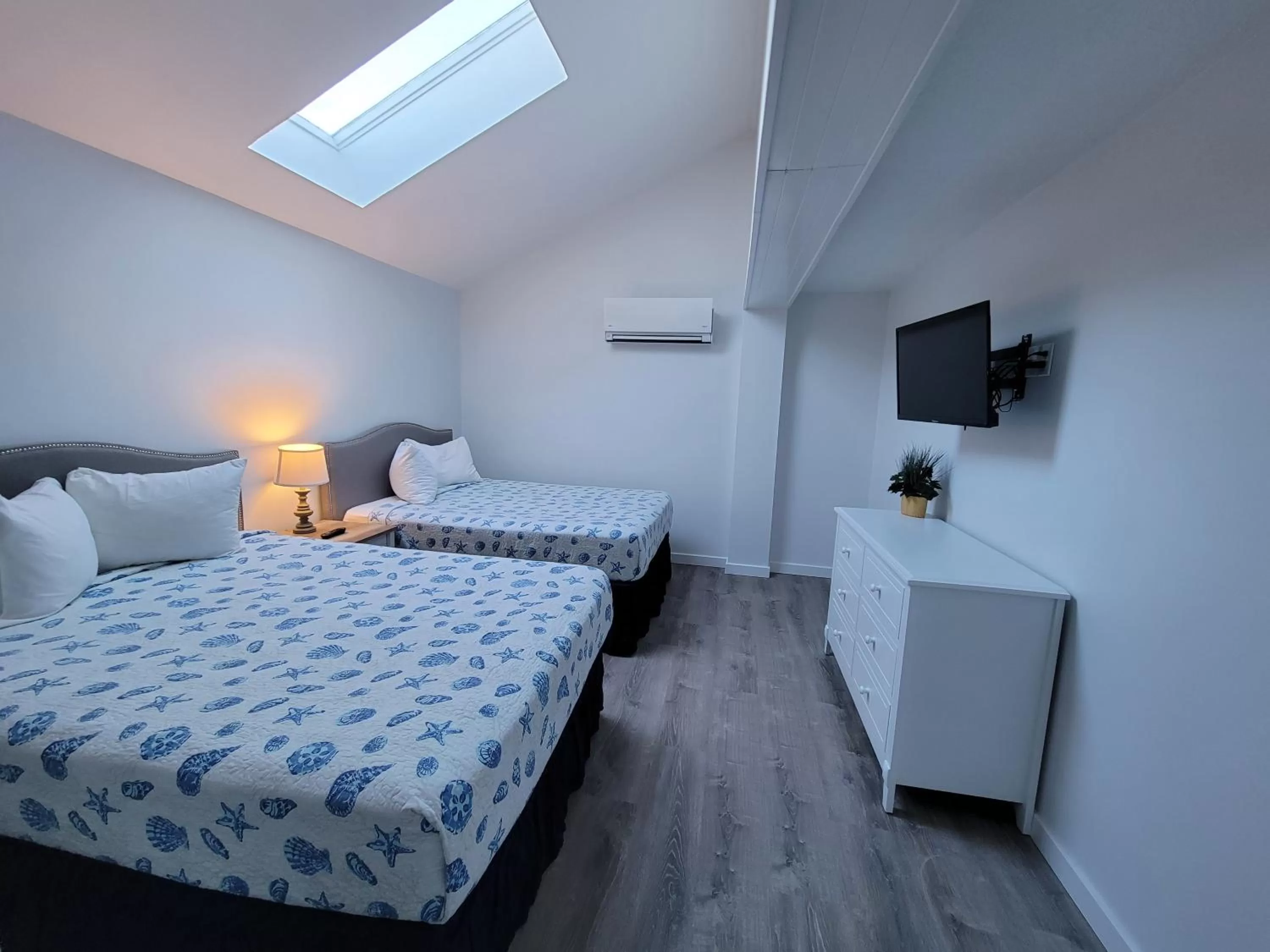 Bedroom, Bed in The Grand Beach Inn