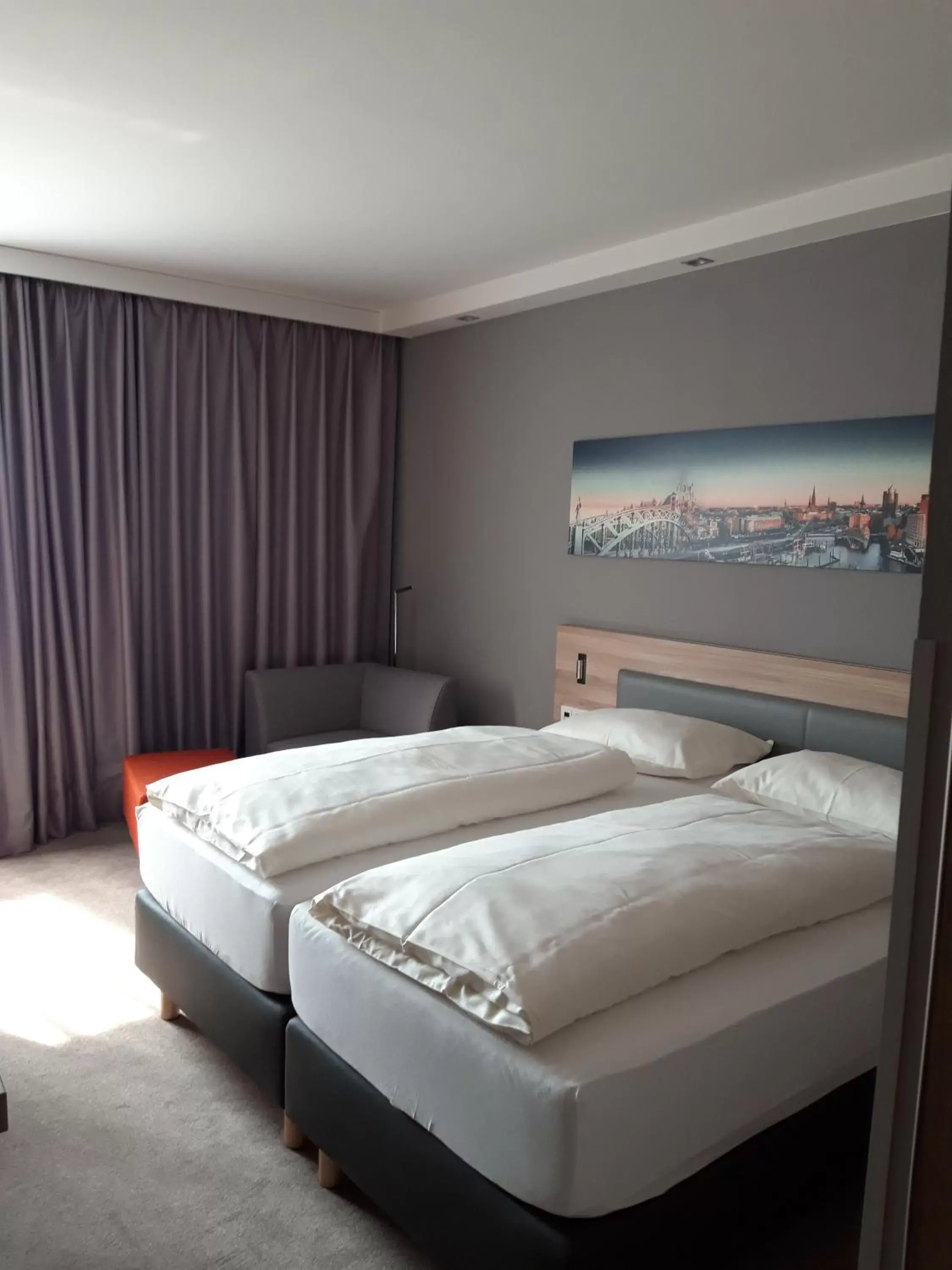 Photo of the whole room, Bed in Hotel Panorama Hamburg-Harburg
