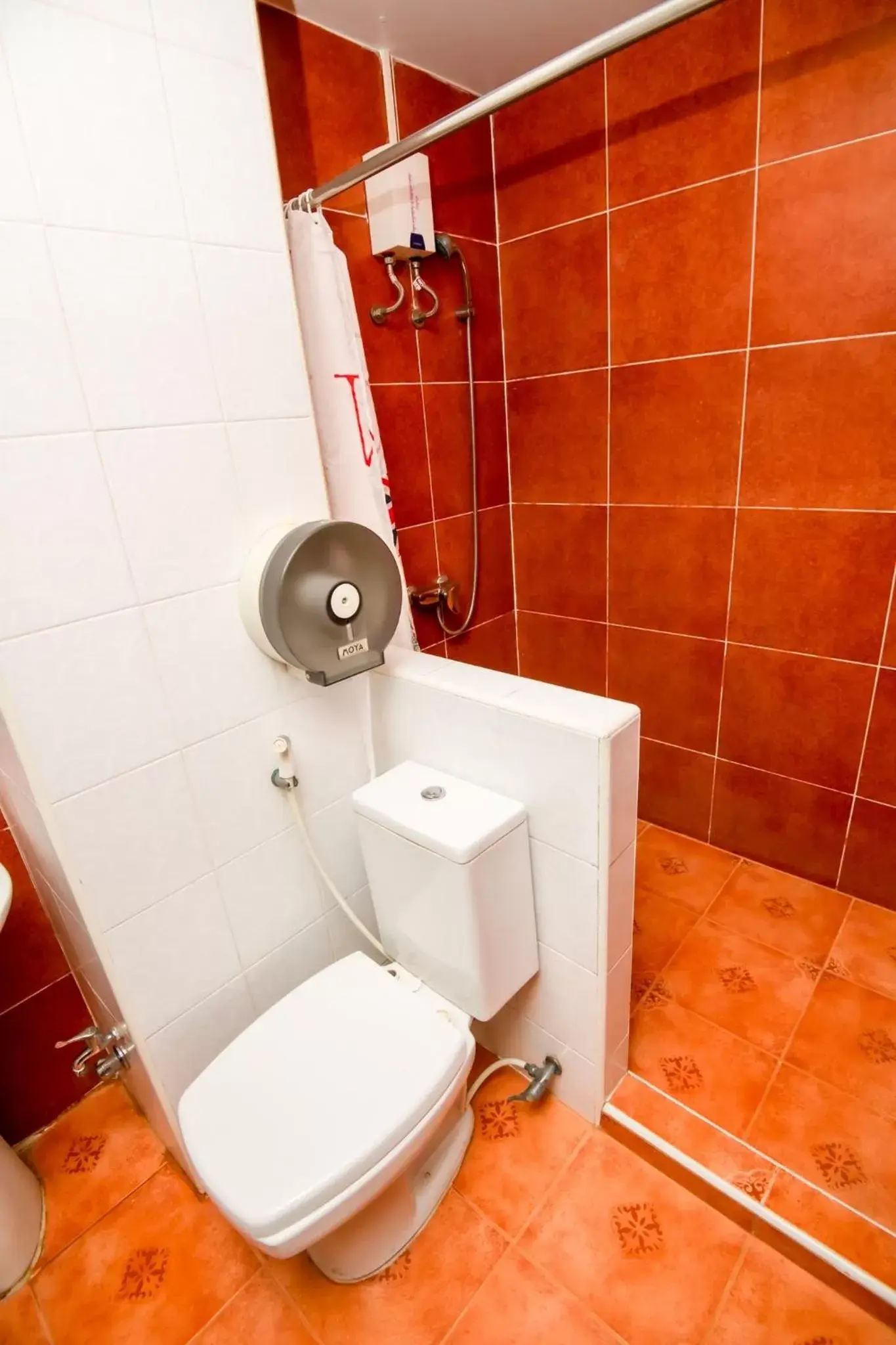 Bathroom in Sabai Sabai@Sukhumvit Hotel