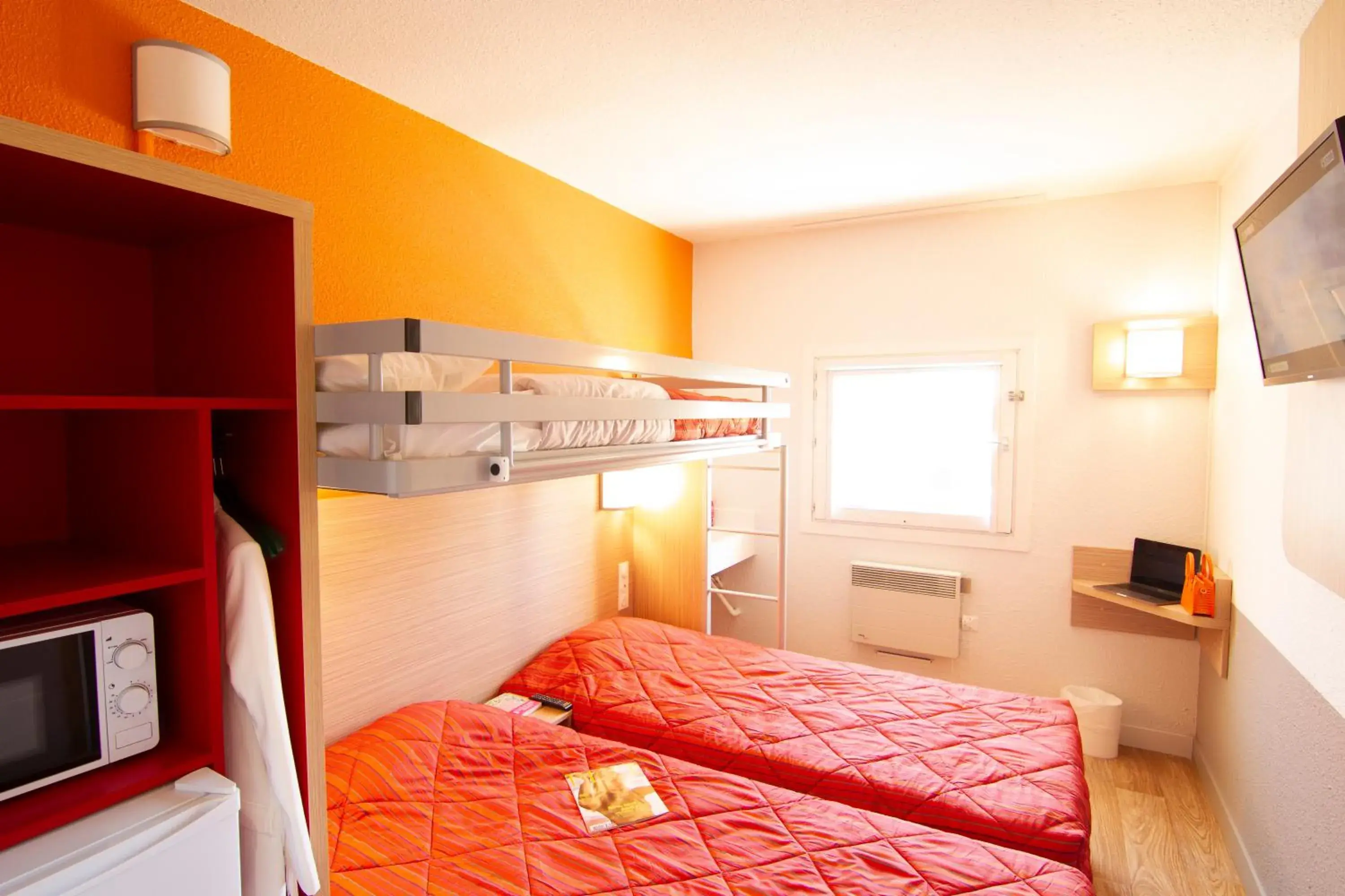 Bed, Bunk Bed in Premiere Classe Angers Est - St Barthelemy D'Anjou