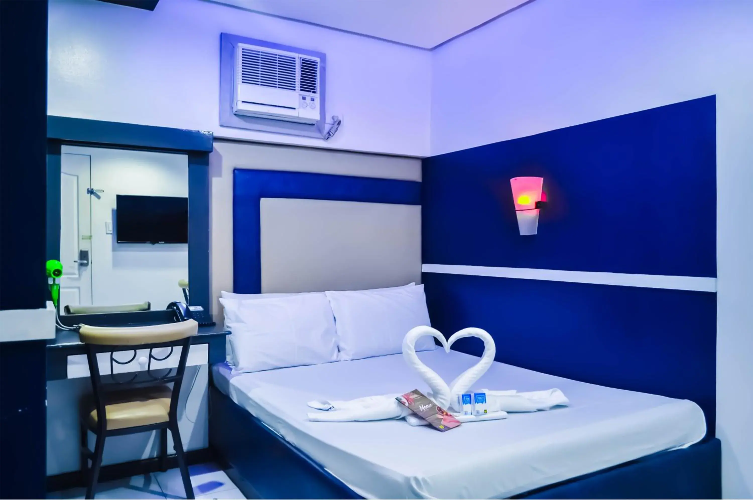 Bed, Bathroom in Hotel 99 Cubao