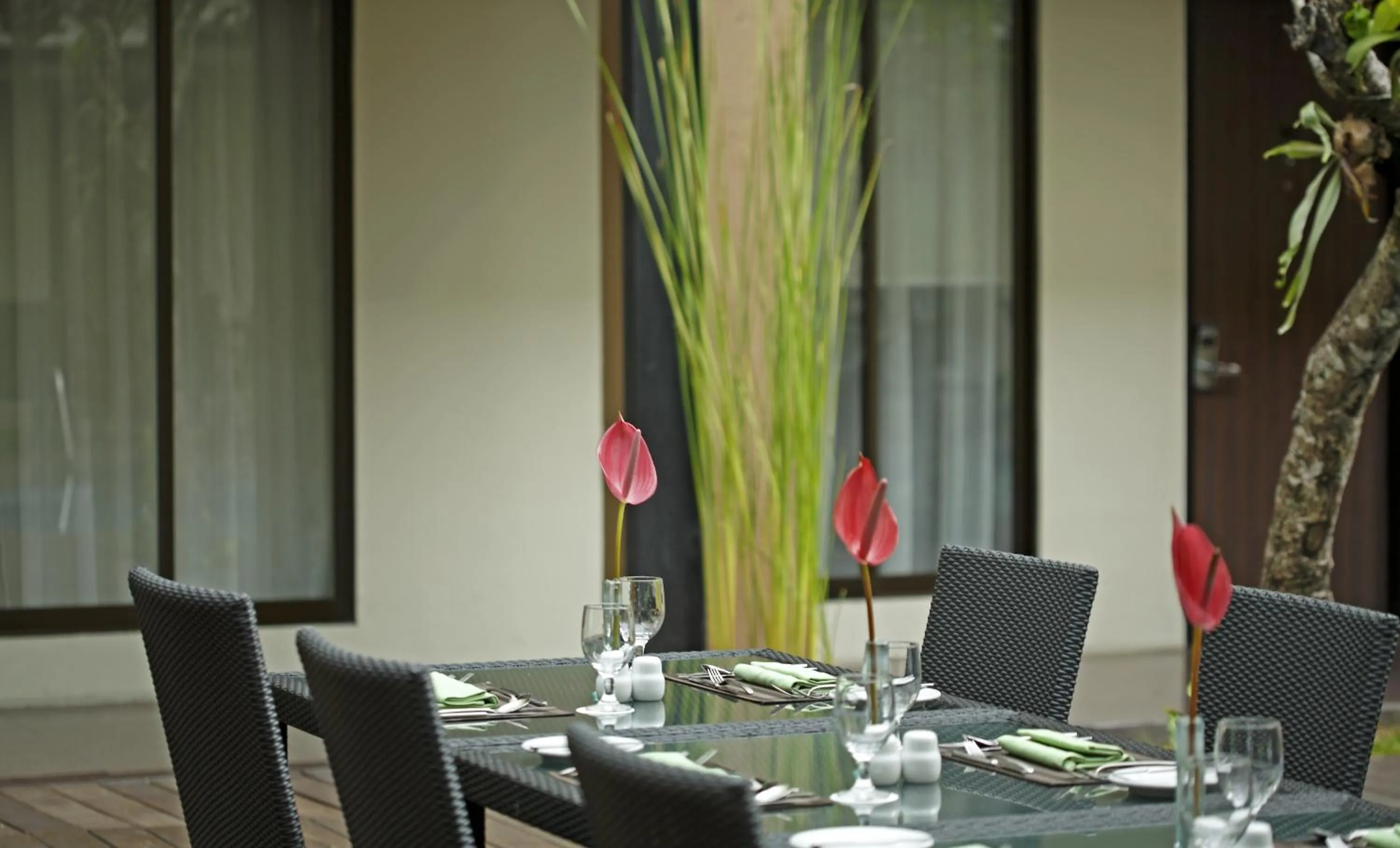 Restaurant/places to eat in Hotel Santika Kuta