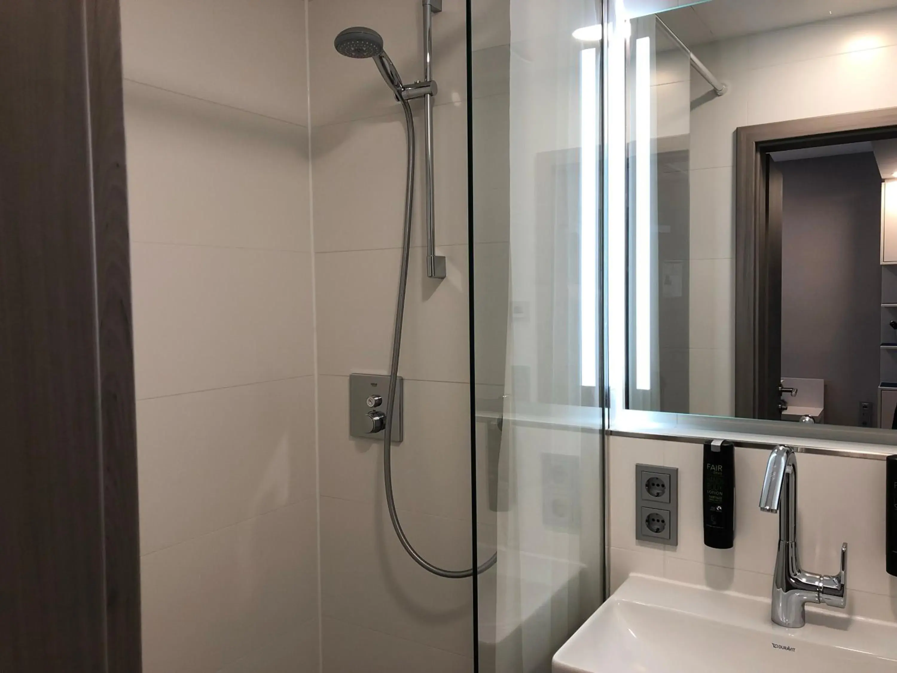 Shower, Bathroom in Belle Blue Zentrum