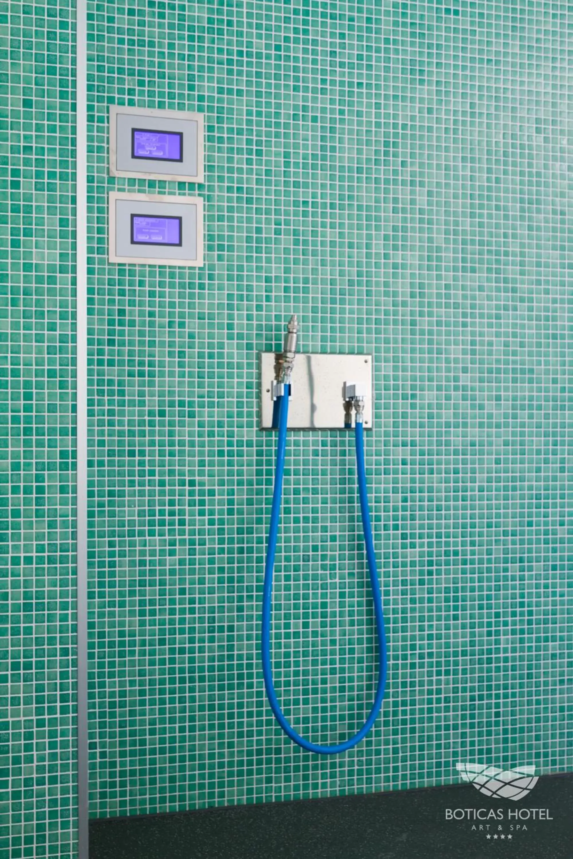 Shower, Bathroom in Boticas Hotel Art & SPA