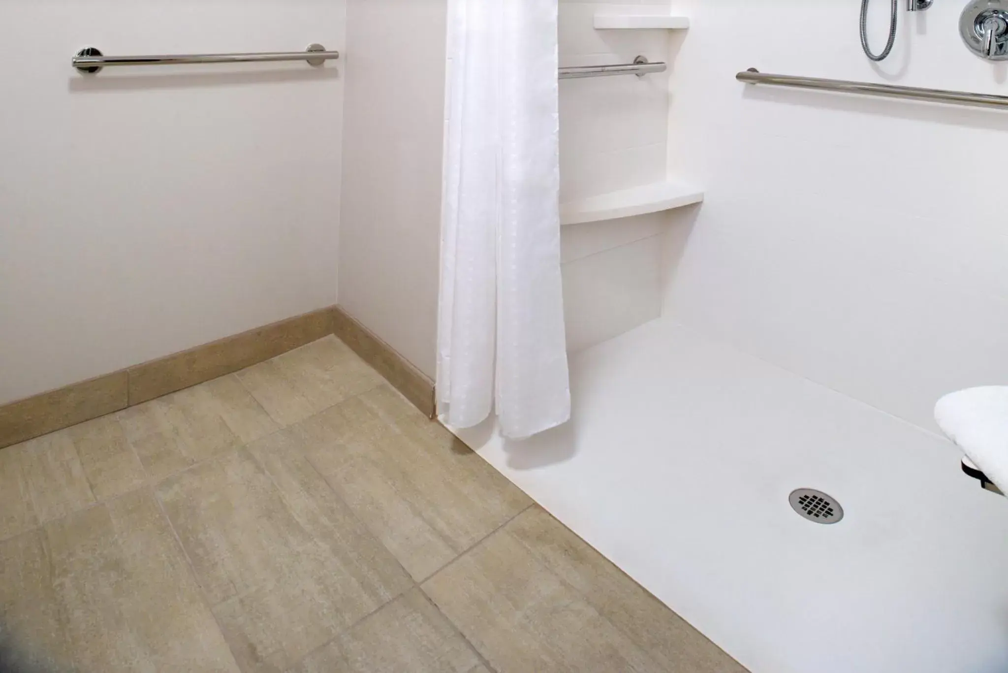 Bathroom in Holiday Inn Express & Suites - Ottumwa, an IHG Hotel