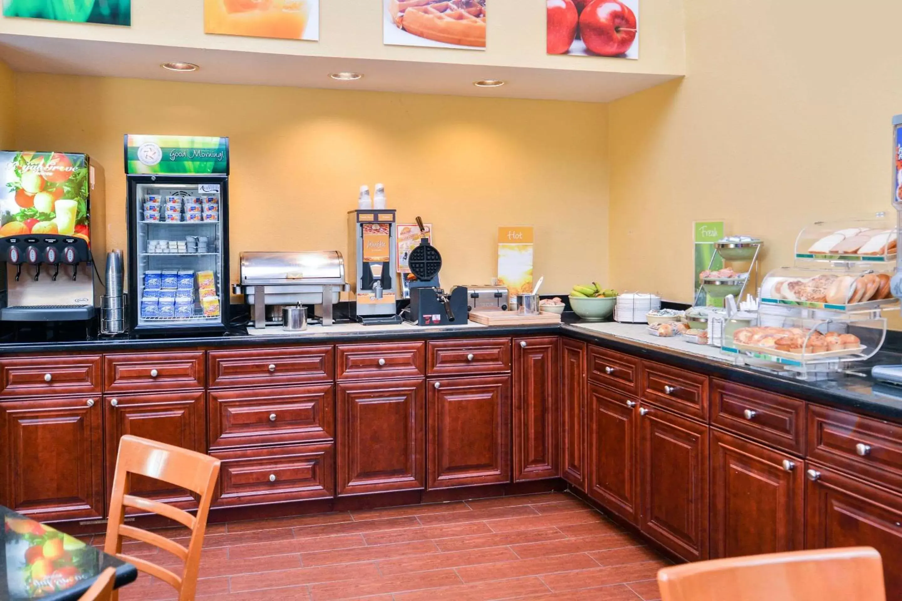 Restaurant/places to eat in Quality Inn Bolingbrook I-55