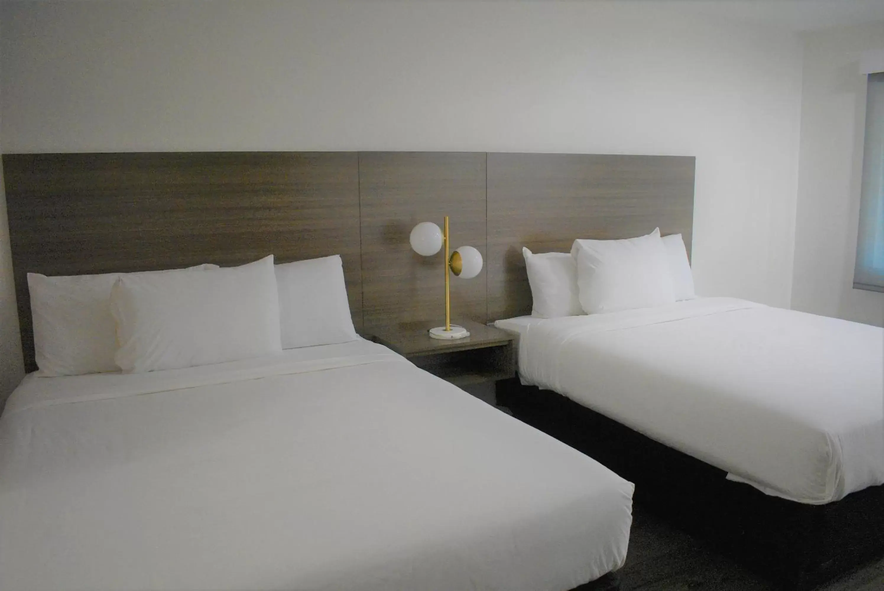 Bedroom, Bed in Signature Anaheim Maingate