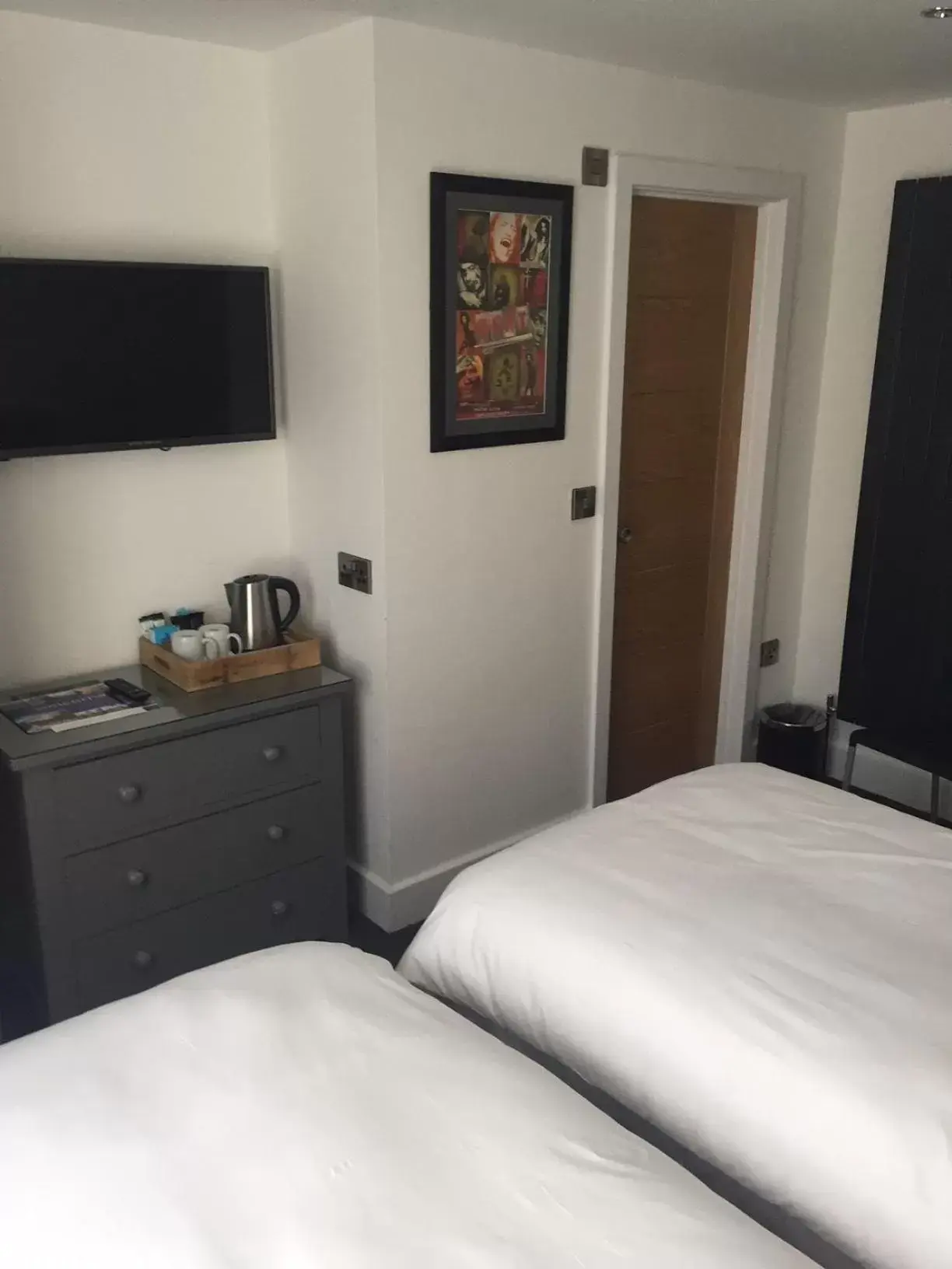 Twin Room in Carlton Hotel Twin Room in Carlton Hotel