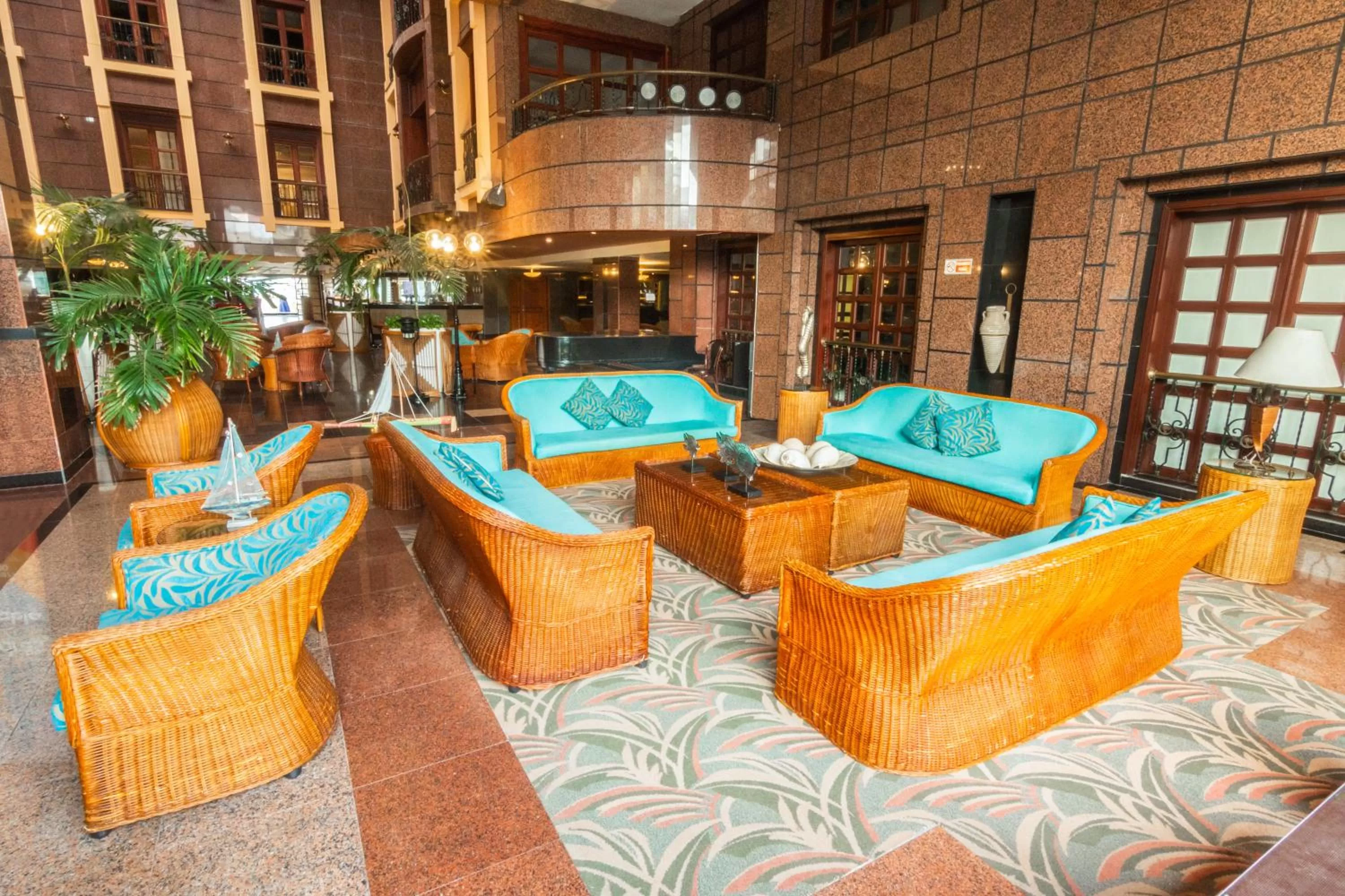 Living room in GHL Hotel Sunrise