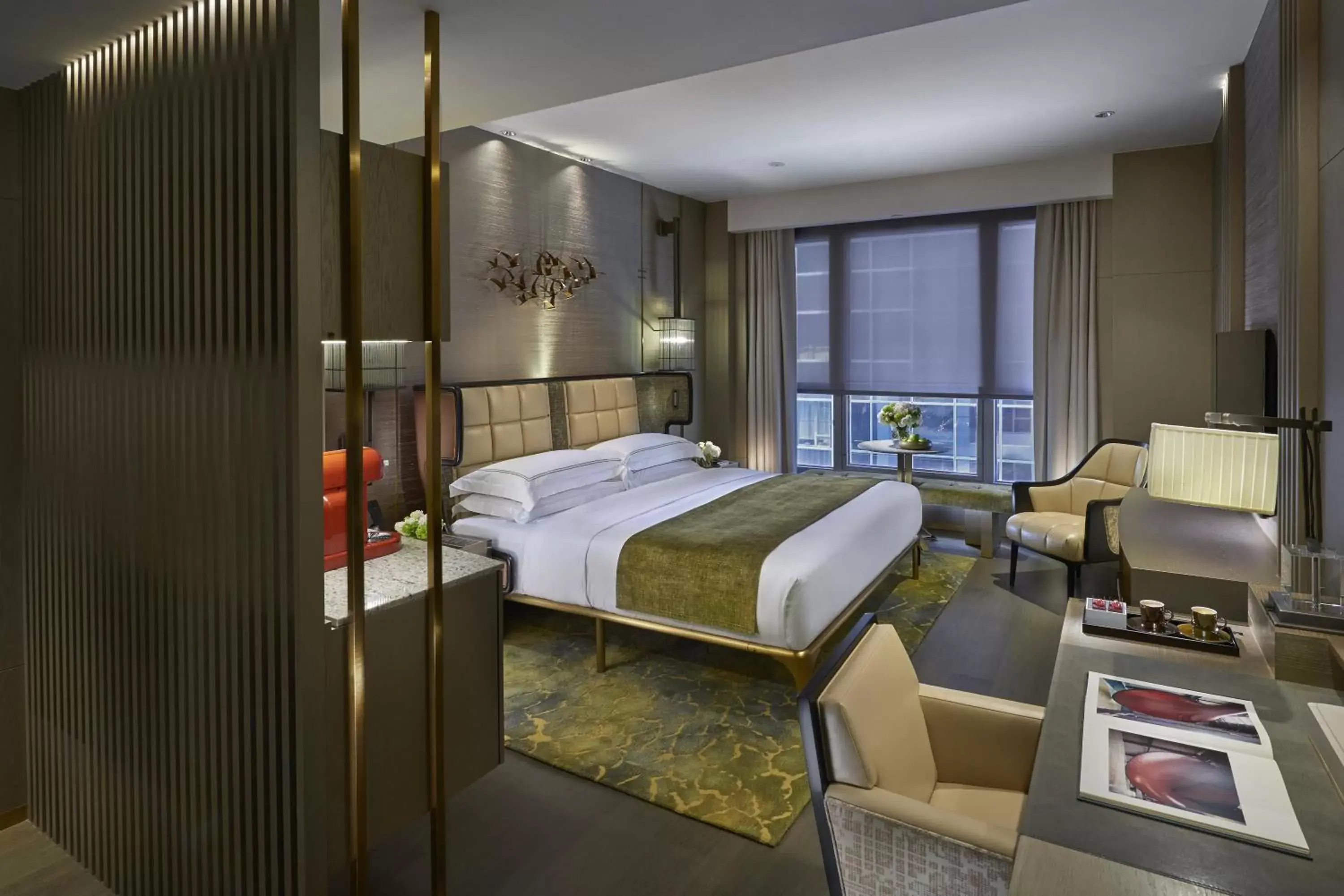 Photo of the whole room in The Landmark Mandarin Oriental, Hong Kong