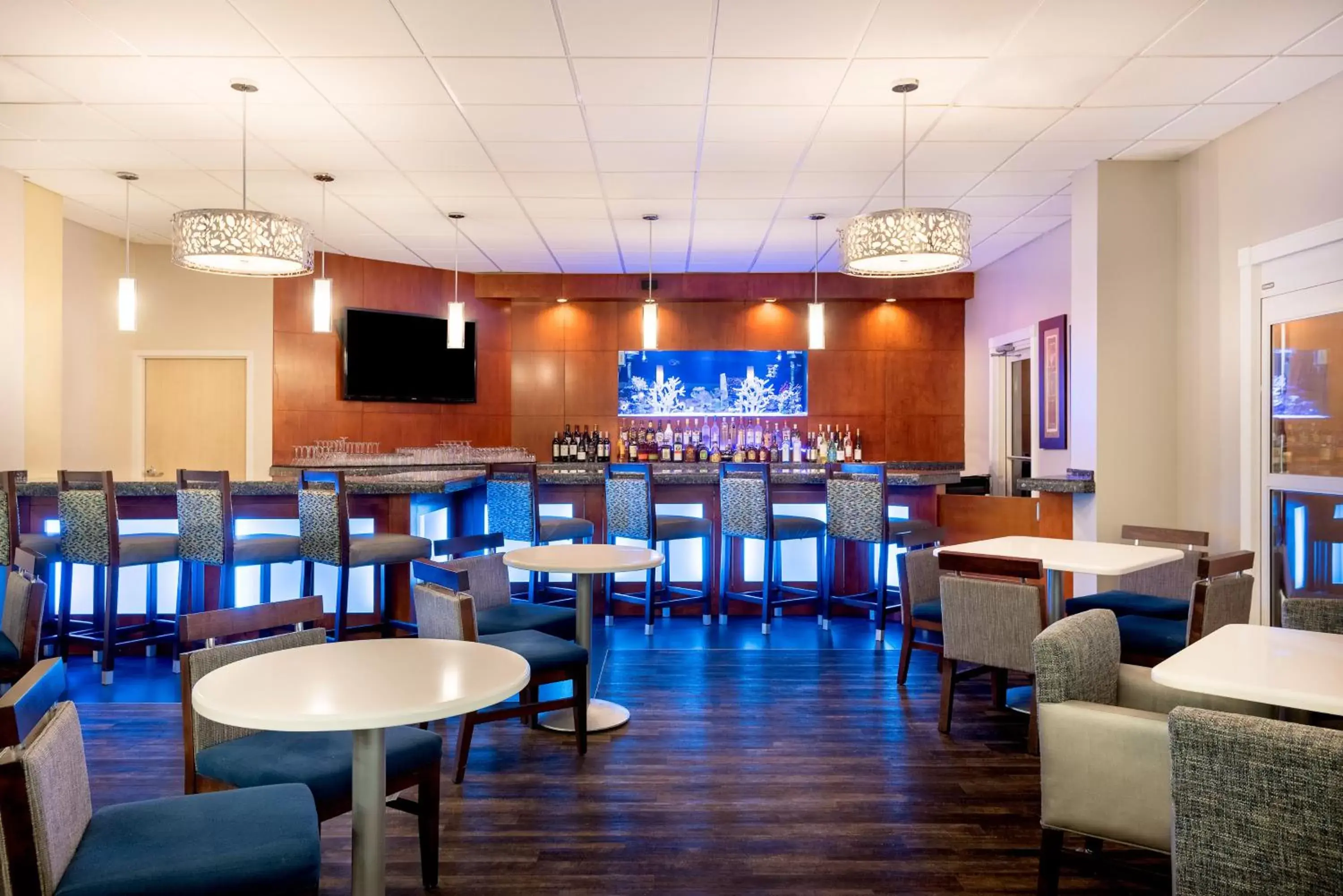 Lounge or bar, Restaurant/Places to Eat in Holiday Inn Fort Lauderdale Airport, an IHG Hotel