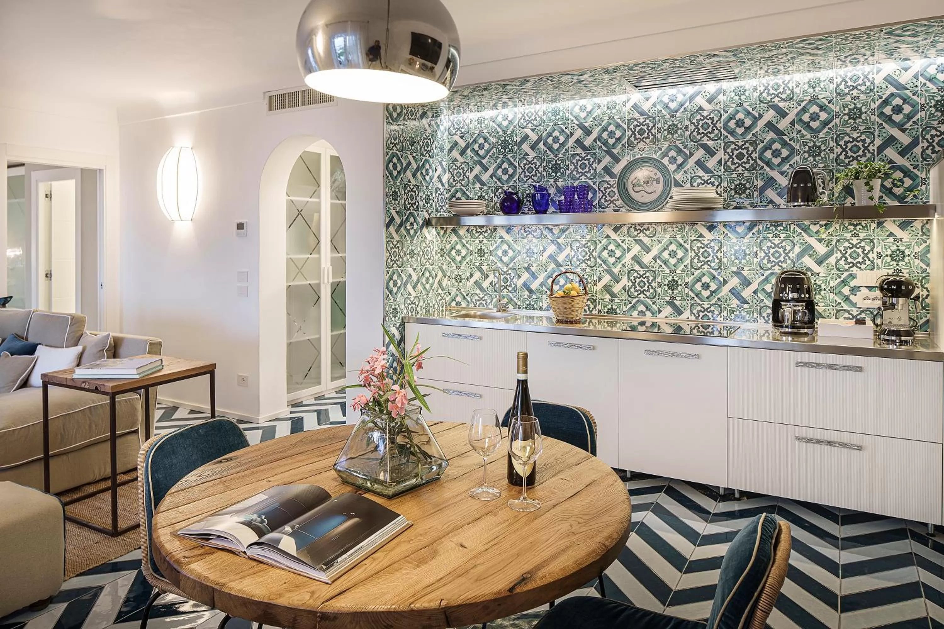 Kitchen or kitchenette in Costa Del Capitano Seaside Villas