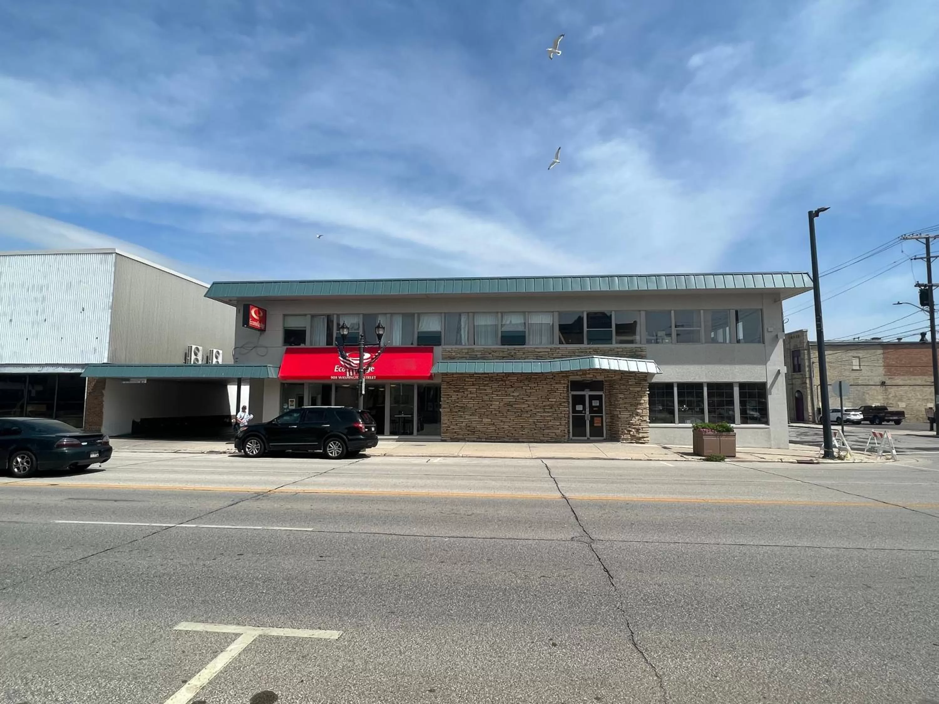 Property building in Days Inn by Wyndham Manitowoc