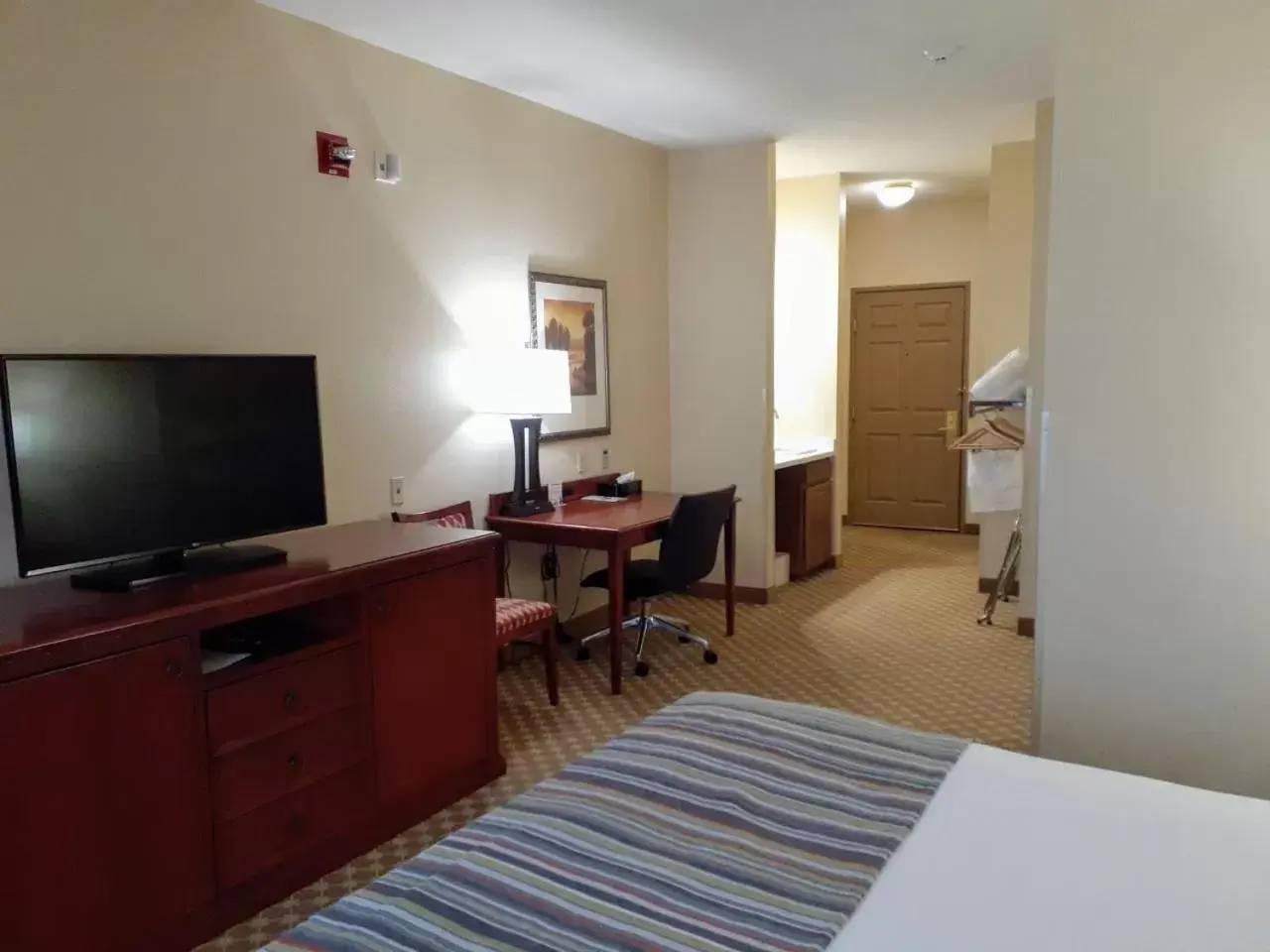 TV/Entertainment Center in Country Inn & Suites by Radisson, Freeport, IL