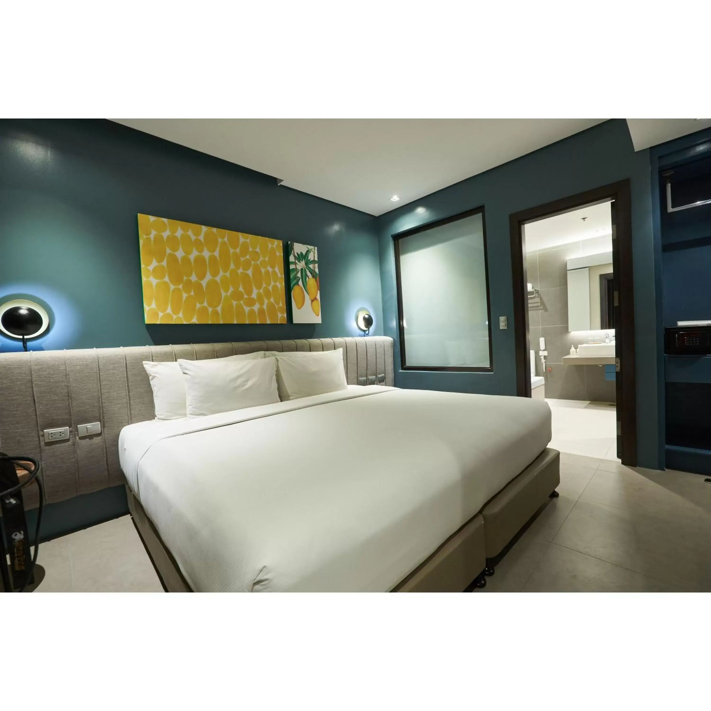 Bed in Summit Galleria Cebu - Multiple Use Hotel