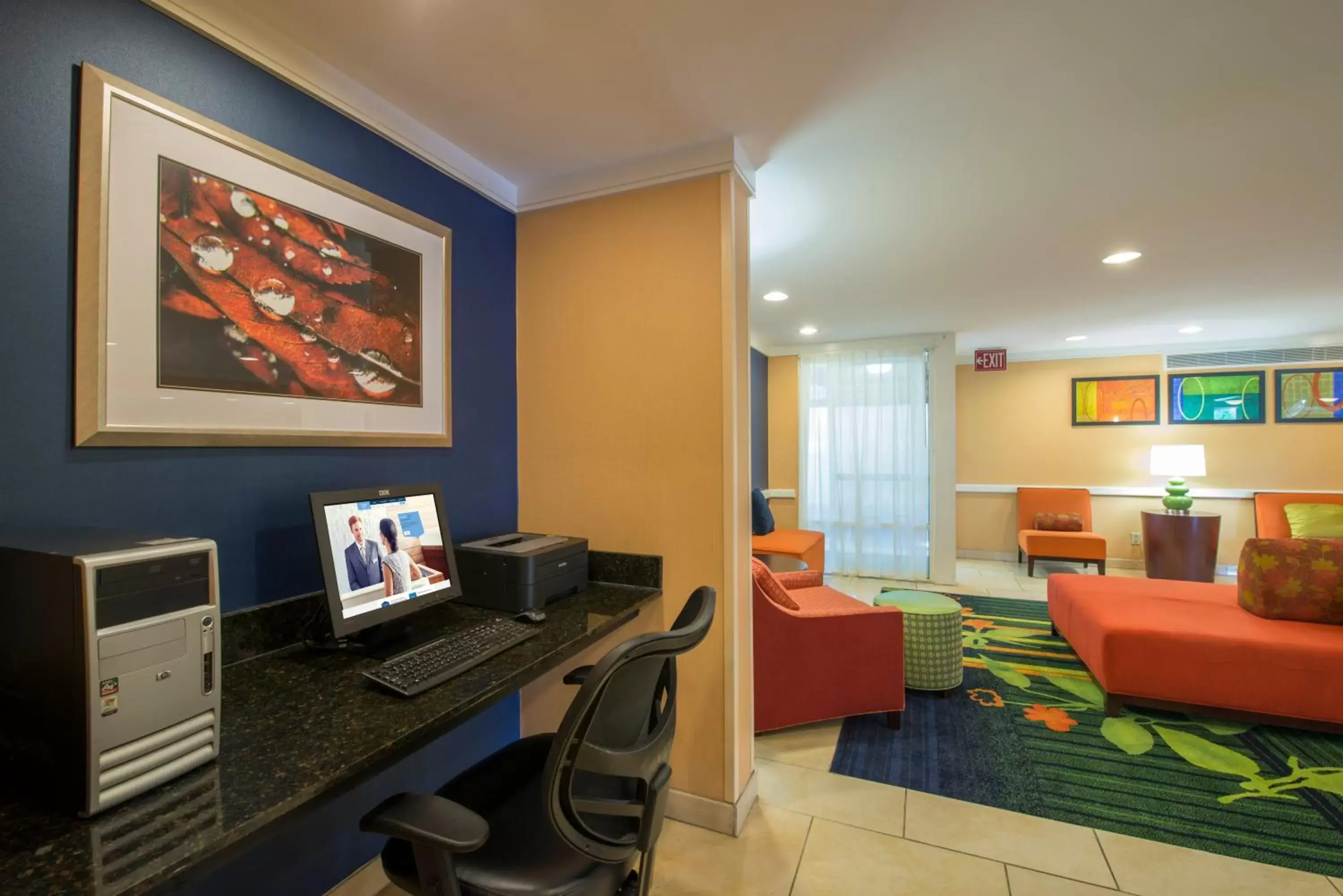 Communal lounge/ TV room in Days Inn by Wyndham Florence Near Civic Center