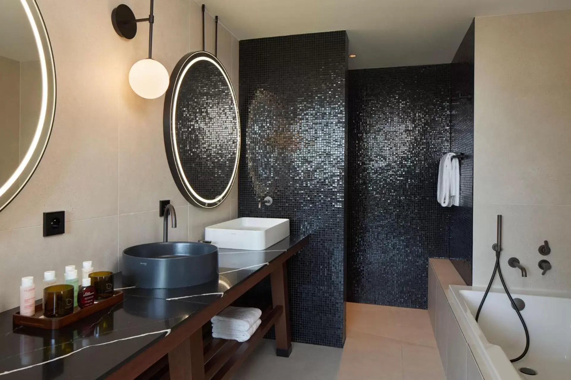 Shower, Bathroom in L'Esquisse Hotel & Spa Colmar - Mgallery