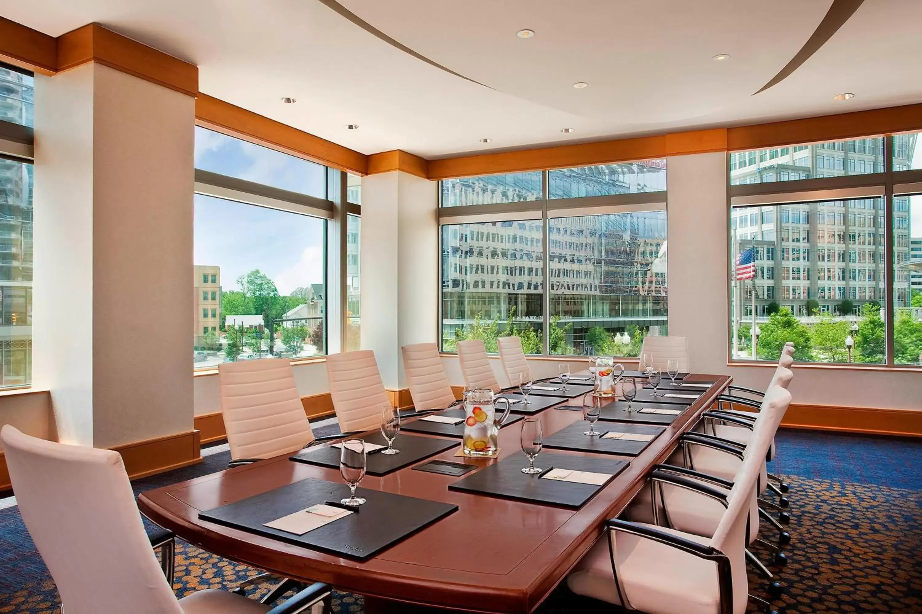 Meeting/conference room, Restaurant/Places to Eat in The Westin Arlington