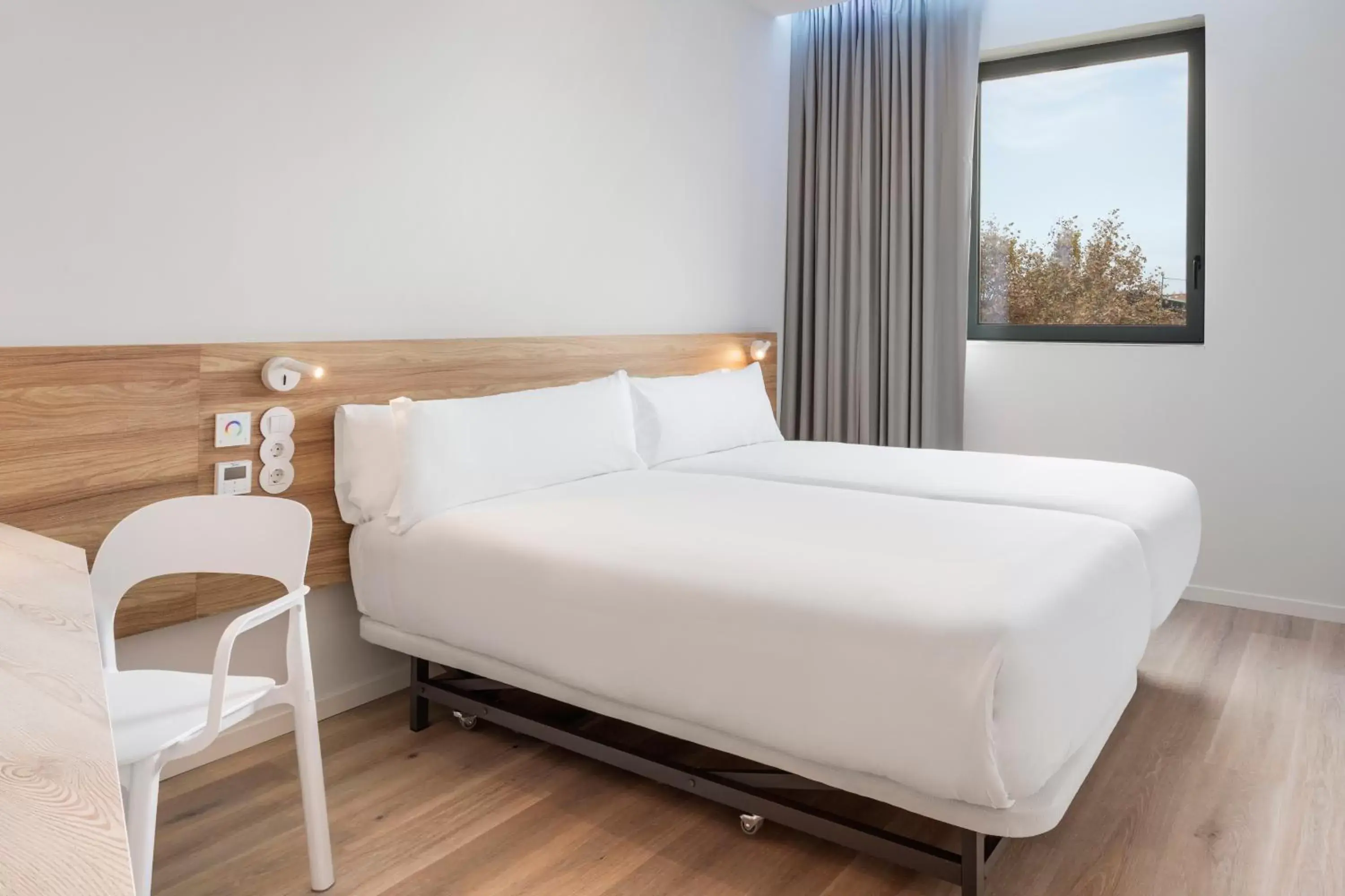 Bedroom, Bed in B&B HOTEL Lisboa Oeiras
