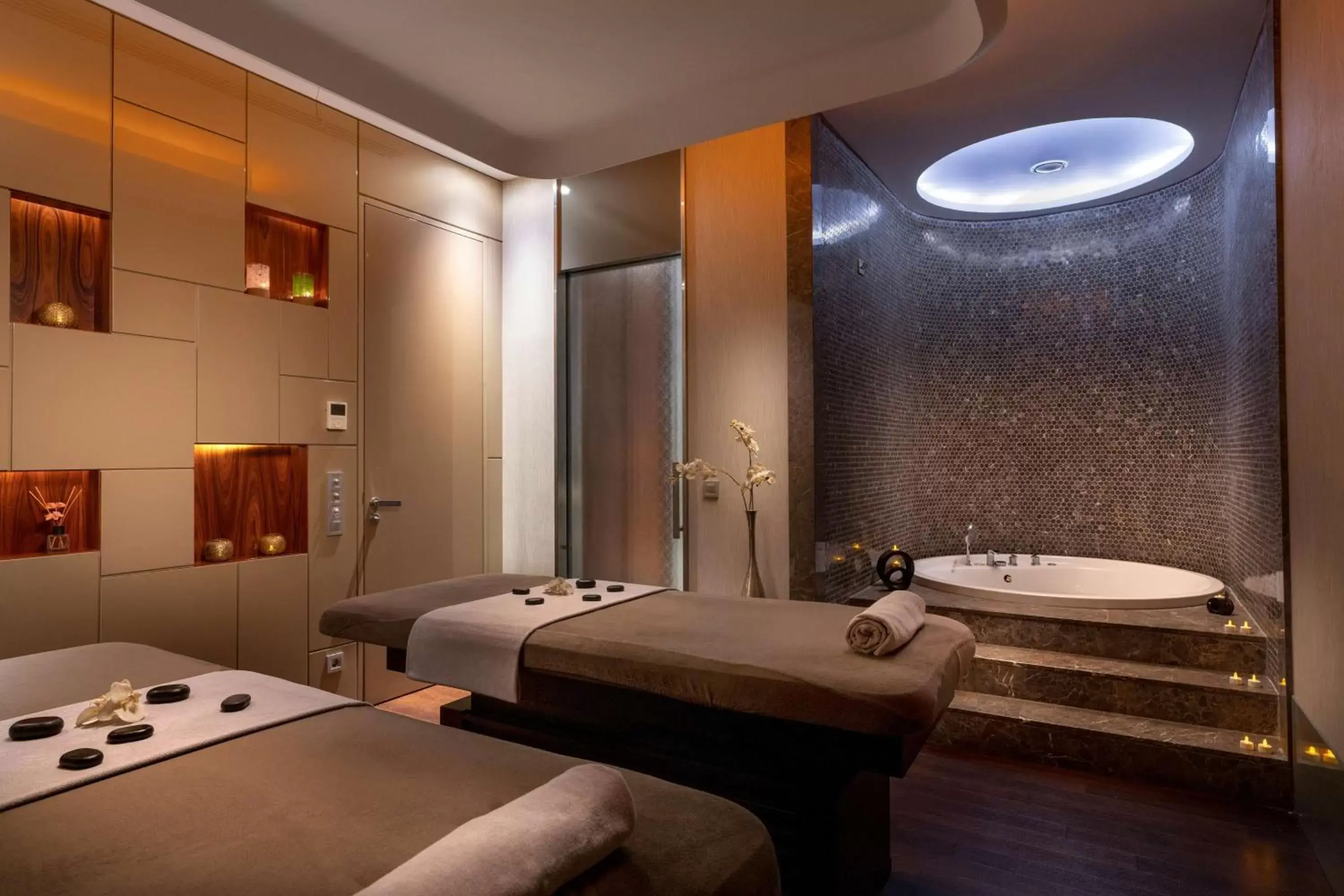 Hot Tub, Spa/Wellness in Radisson Blu Hotel Istanbul Asia