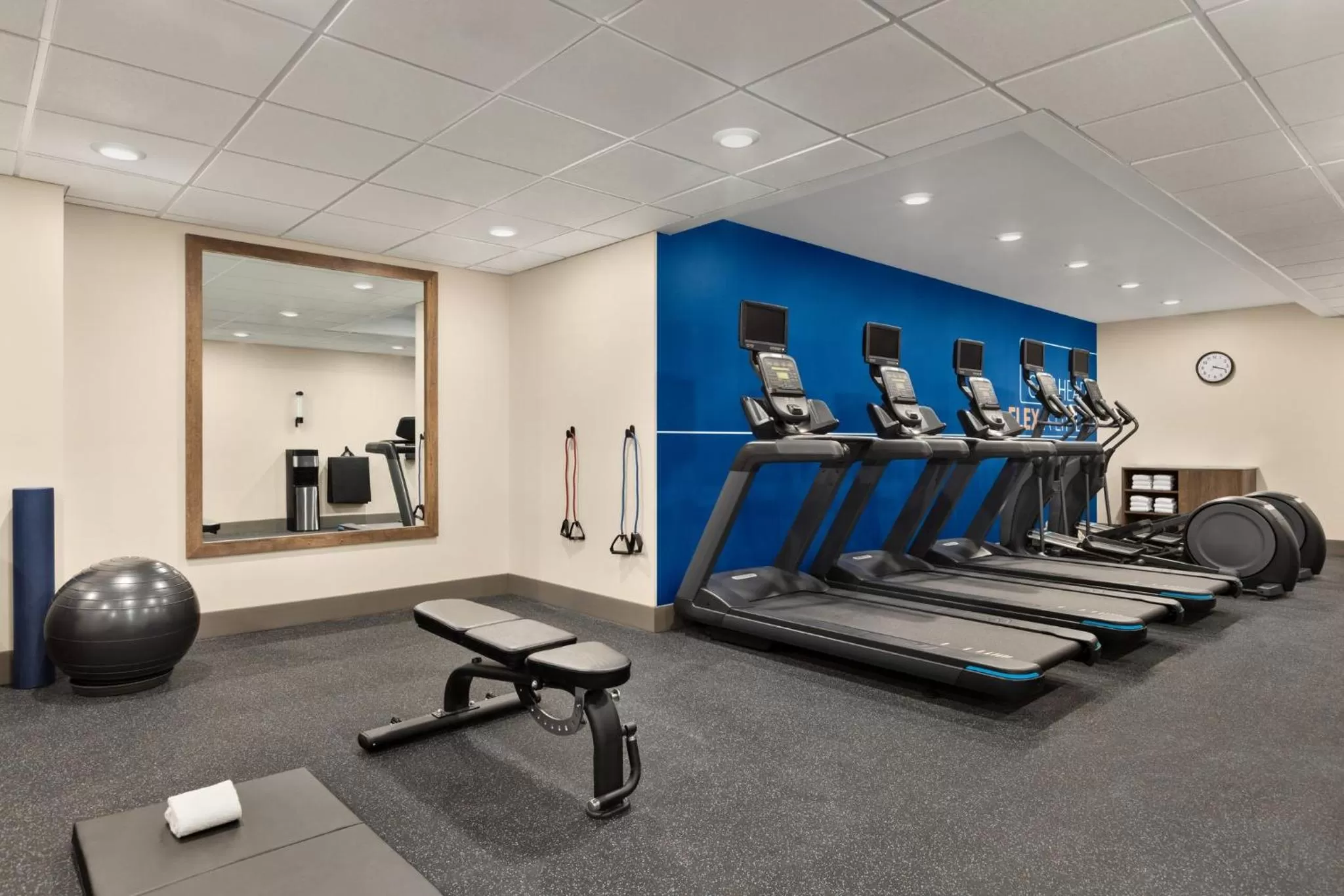 Fitness centre/facilities in Holiday Inn Express & Suites Evansville Downtown by IHG