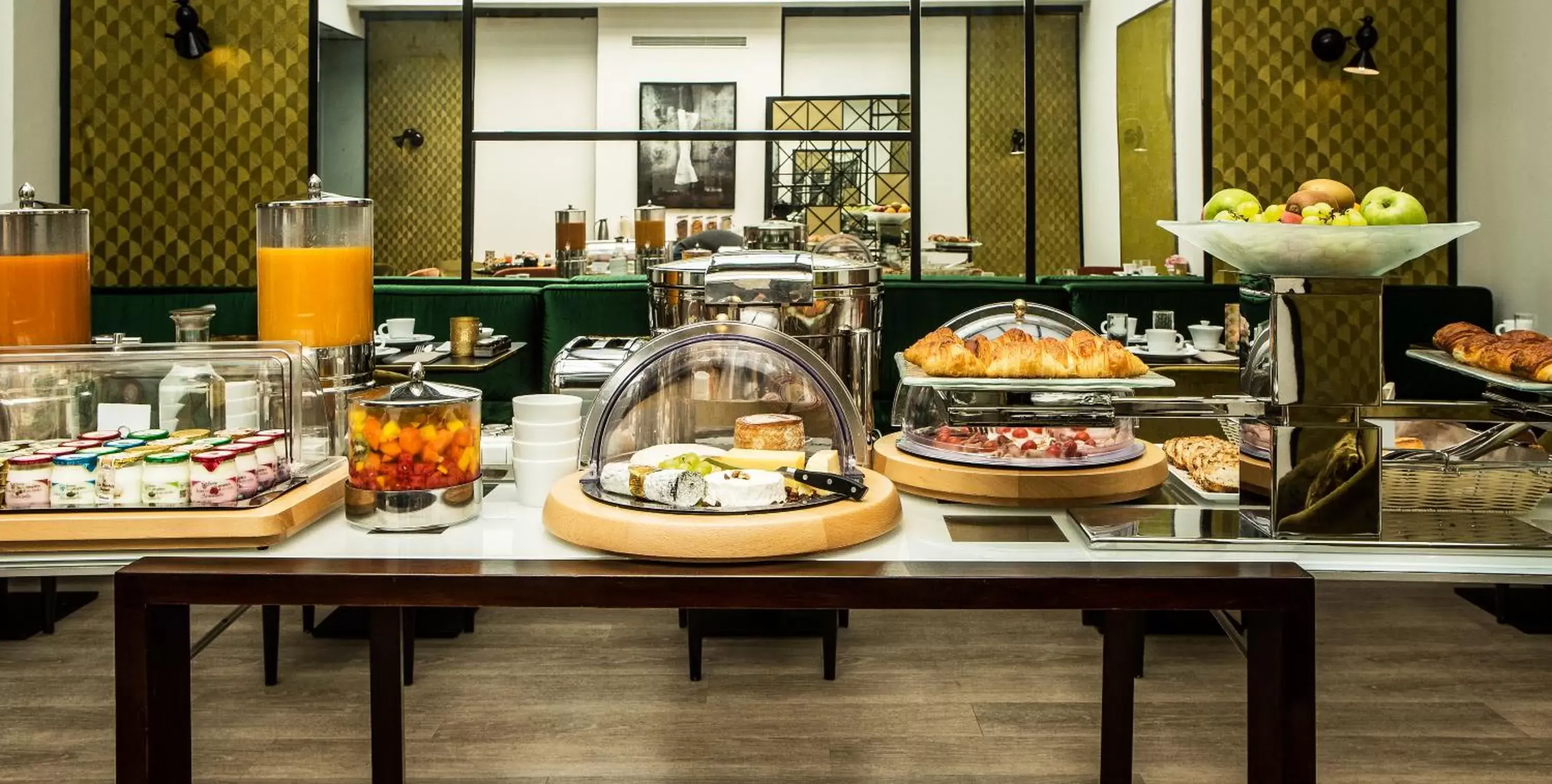 Buffet breakfast in Hôtel d'Orsay - Esprit de France