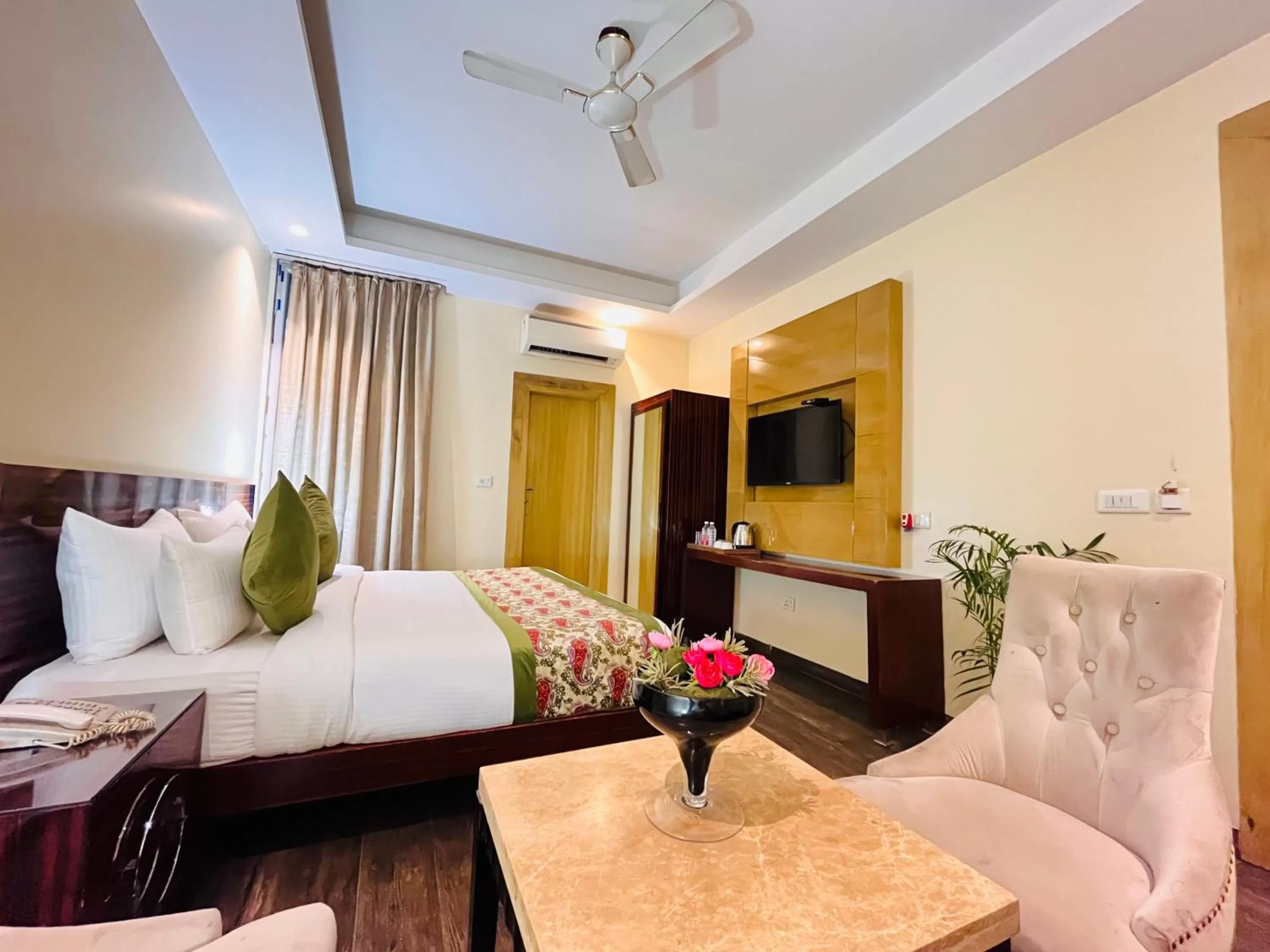 Bed in Hotel Banz near Delhi Airport