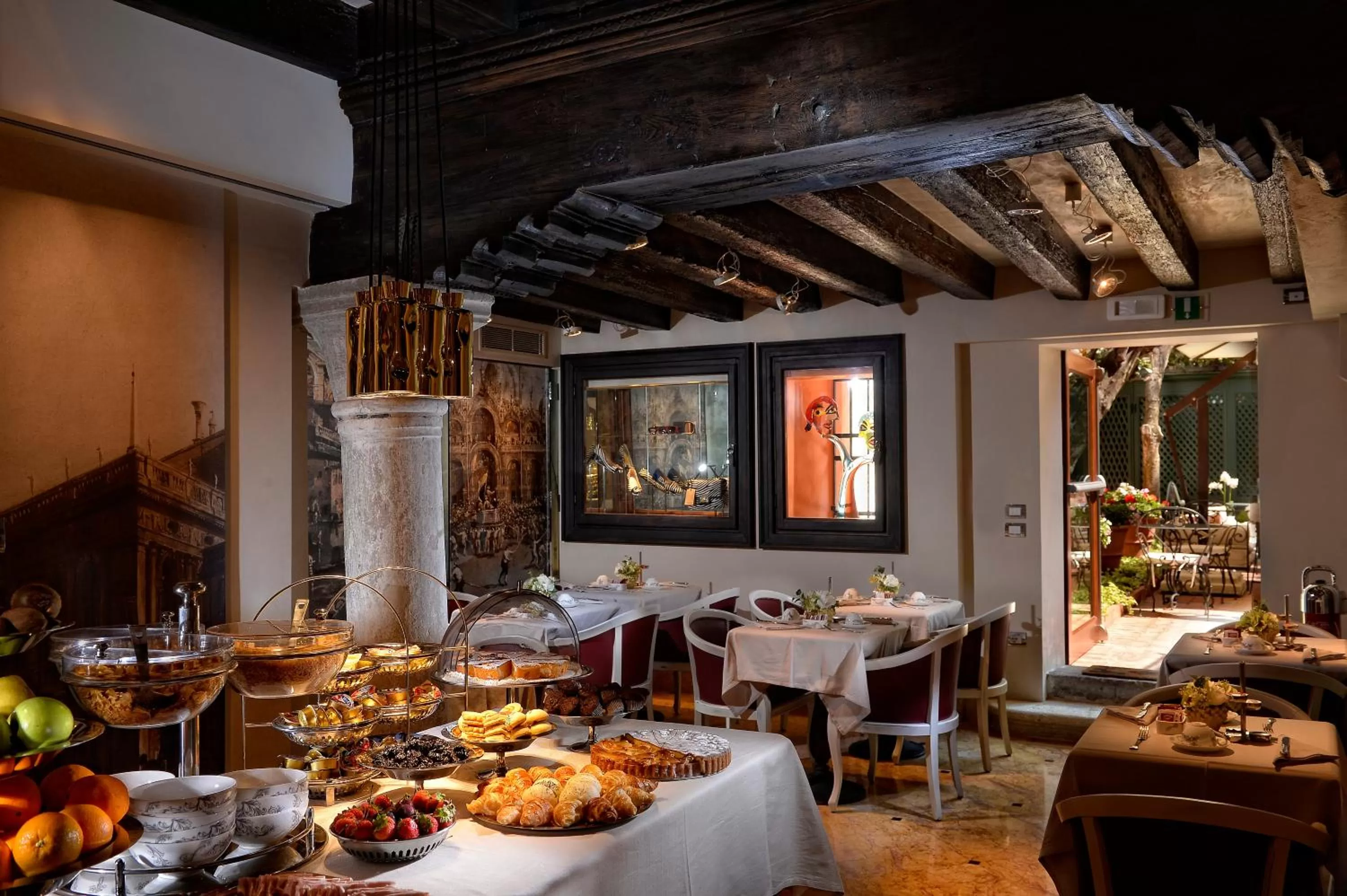 Restaurant/places to eat in Hotel Palazzetto Madonna